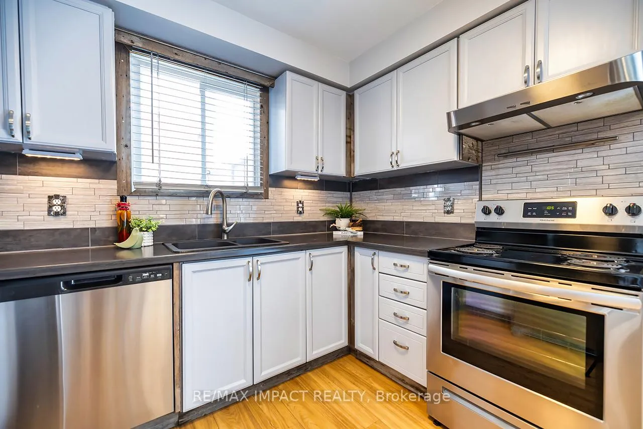 Photo 8 of 25 Soper Creek Drive, Clarington, Bowmanville — HOMEH