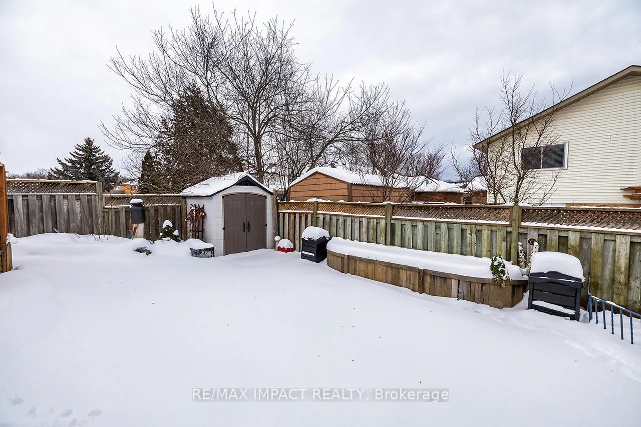 Photo 26 of 25 Soper Creek Drive, Clarington, Bowmanville — HOMEH