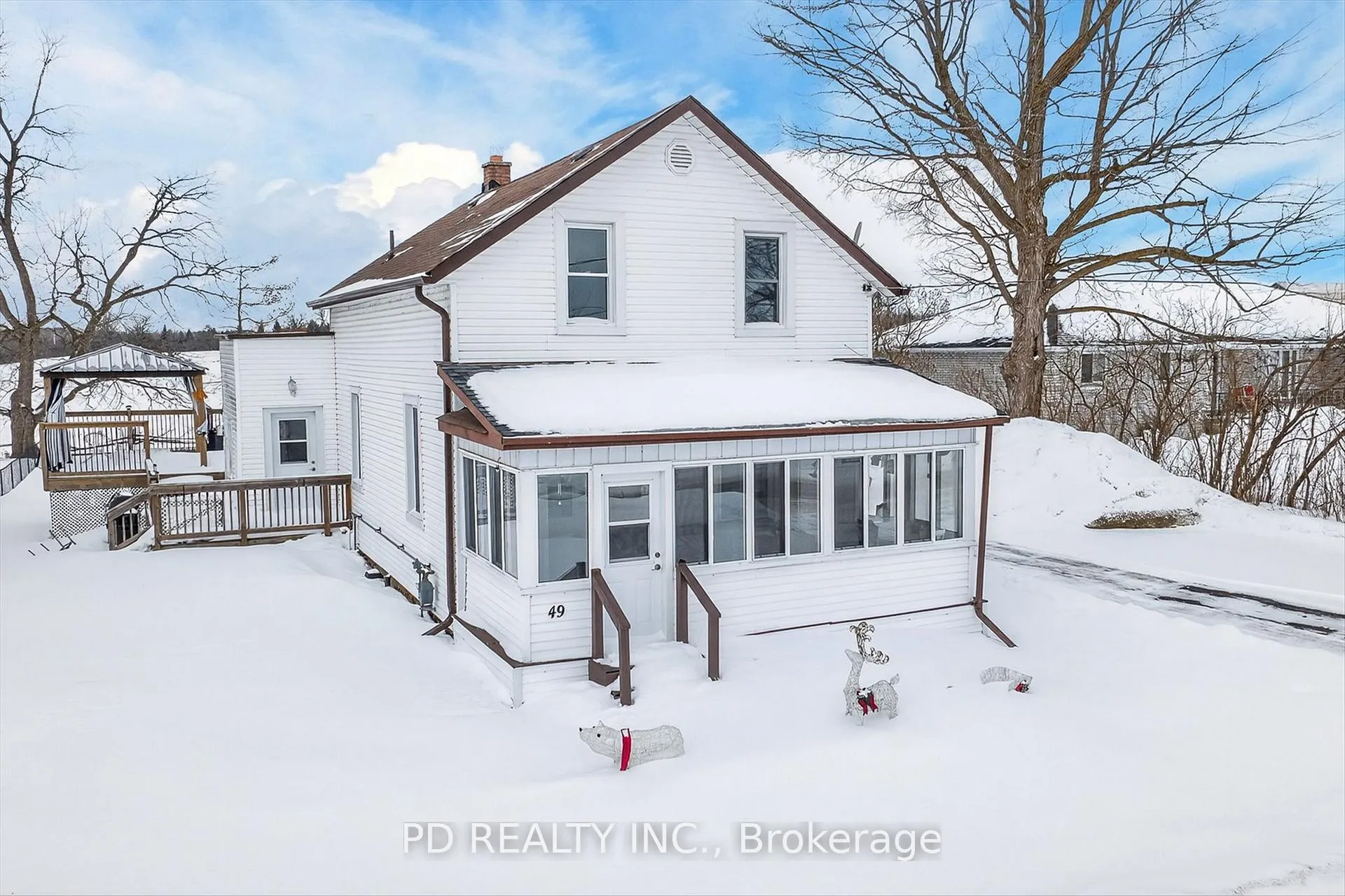 Front of 49 Sturgeon Road N