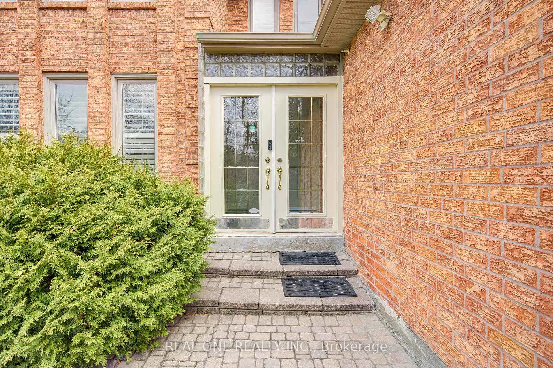 Photo 2 of 27 Binscarth Crescent, Vaughan, Uplands — HOMEH