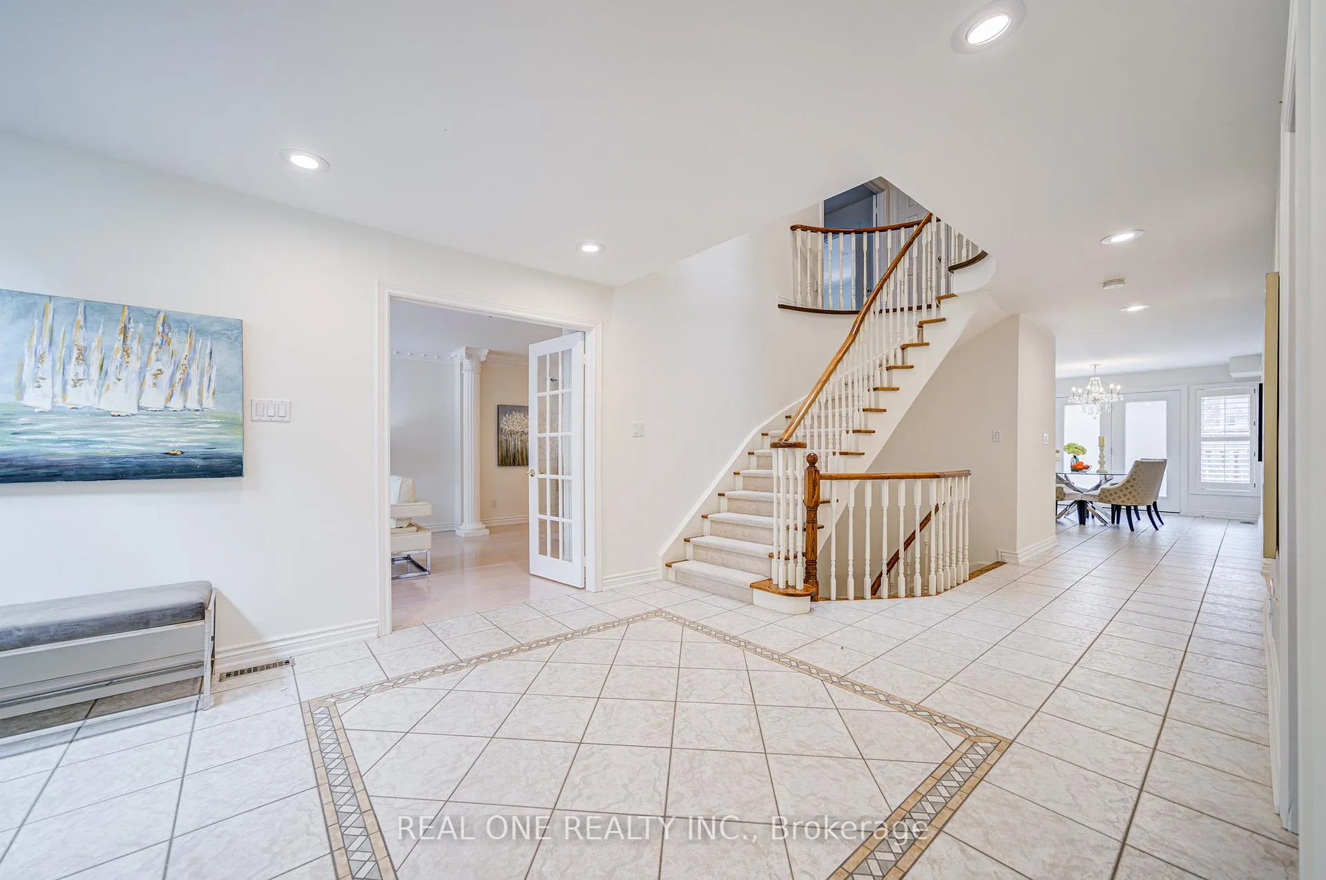 Photo 3 of 27 Binscarth Crescent, Vaughan, Uplands — HOMEH