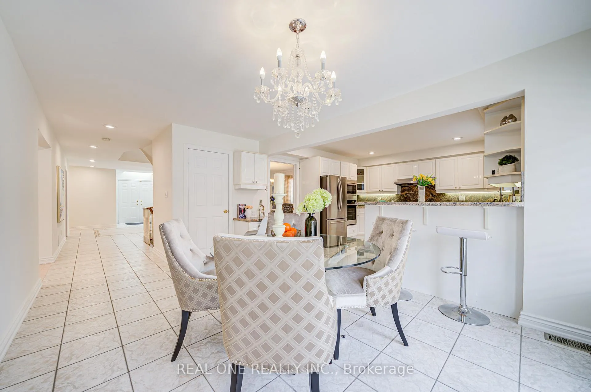 Photo 13 of 27 Binscarth Crescent, Vaughan, Uplands — HOMEH