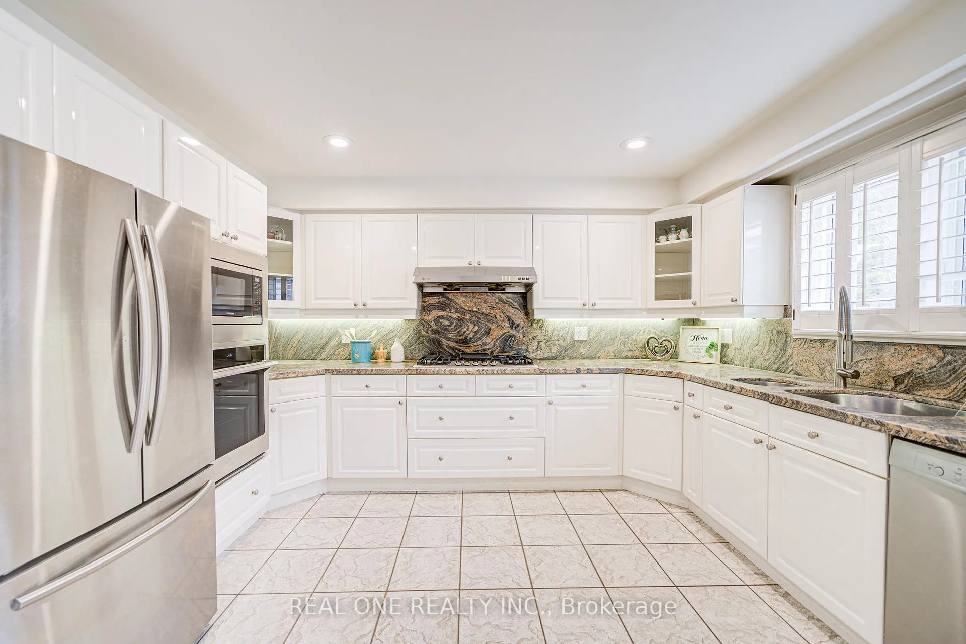 Photo 17 of 27 Binscarth Crescent, Vaughan, Uplands — HOMEH