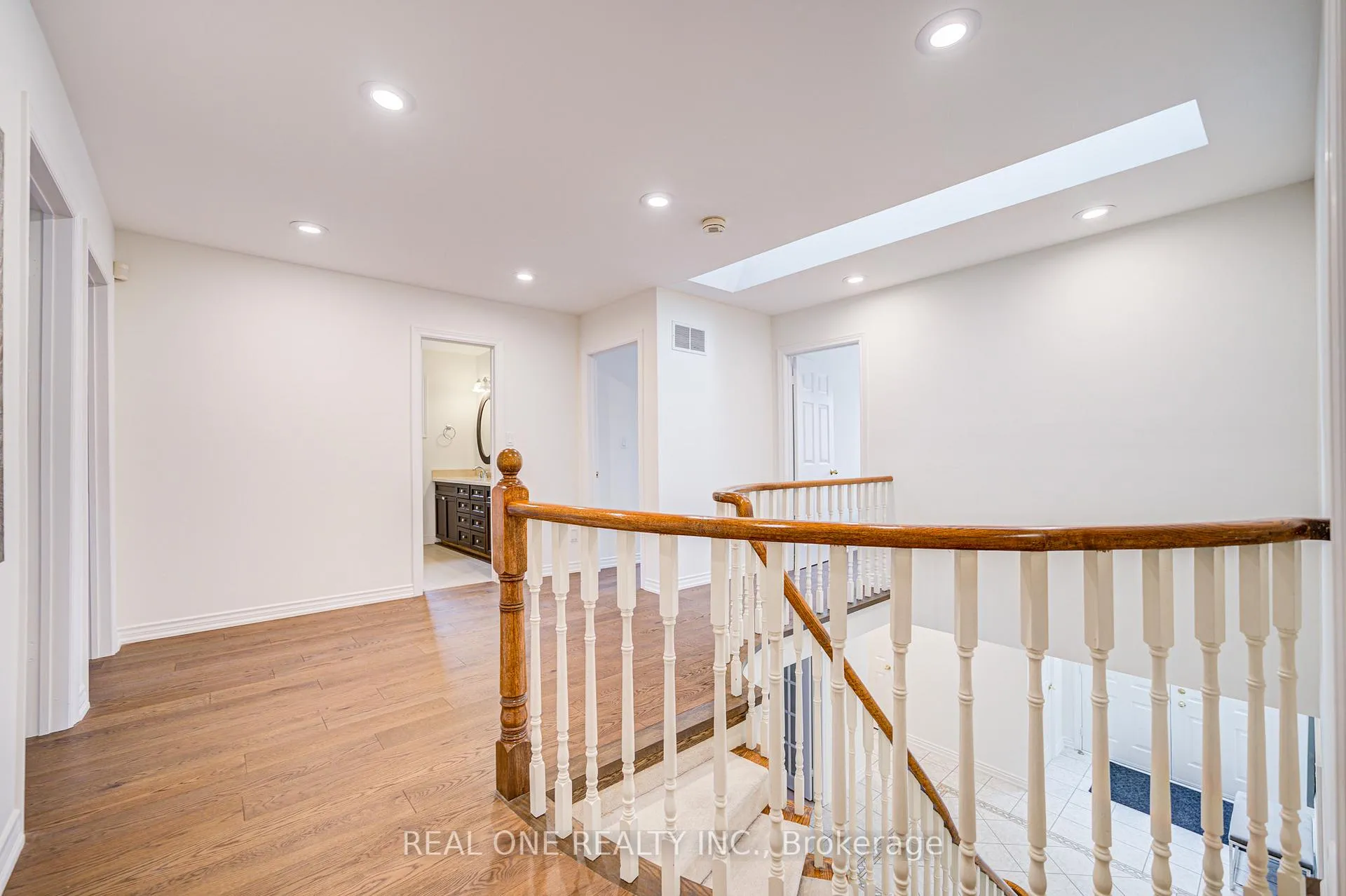 Photo 22 of 27 Binscarth Crescent, Vaughan, Uplands — HOMEH