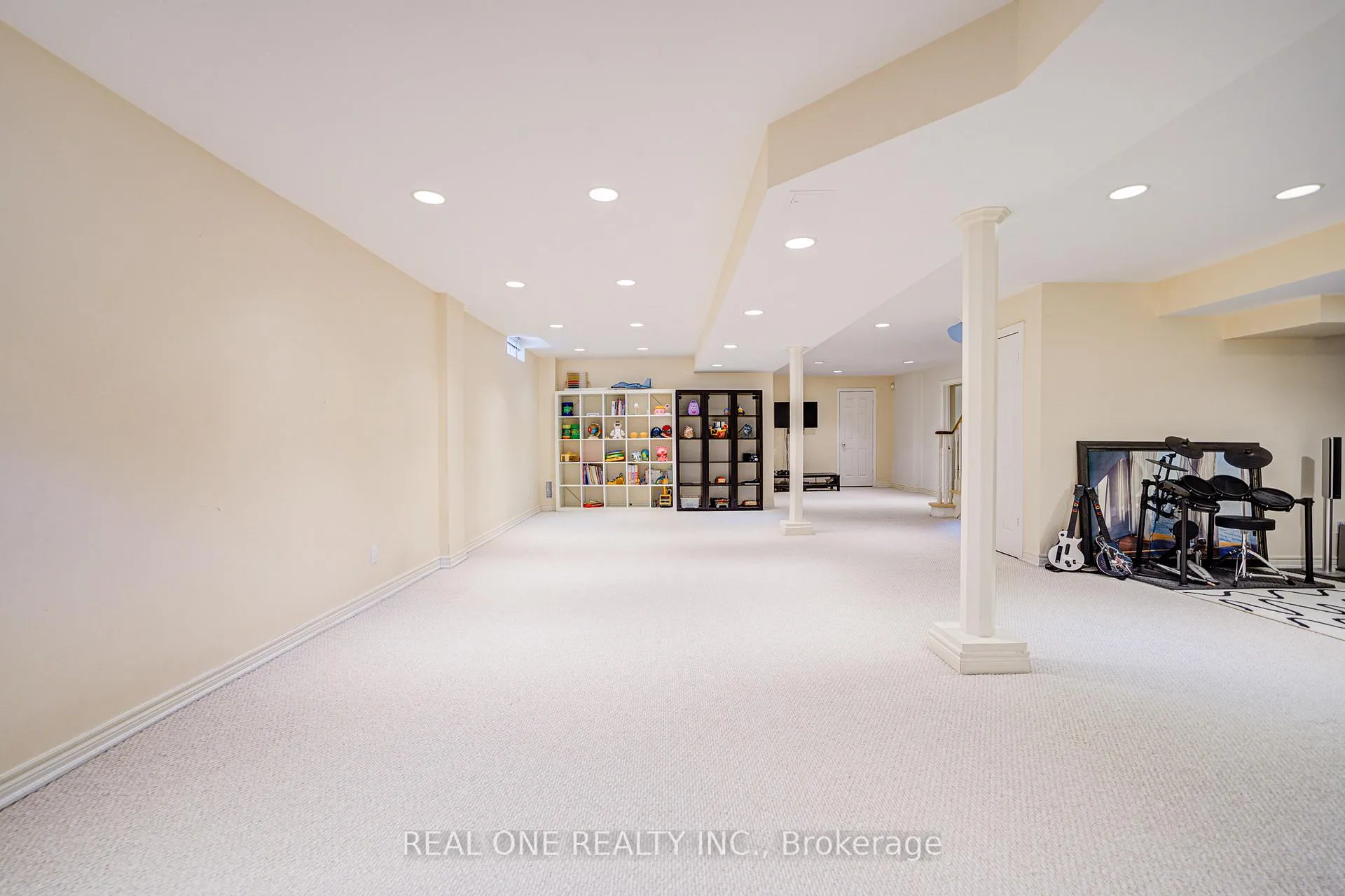 Photo 42 of 27 Binscarth Crescent, Vaughan, Uplands — HOMEH