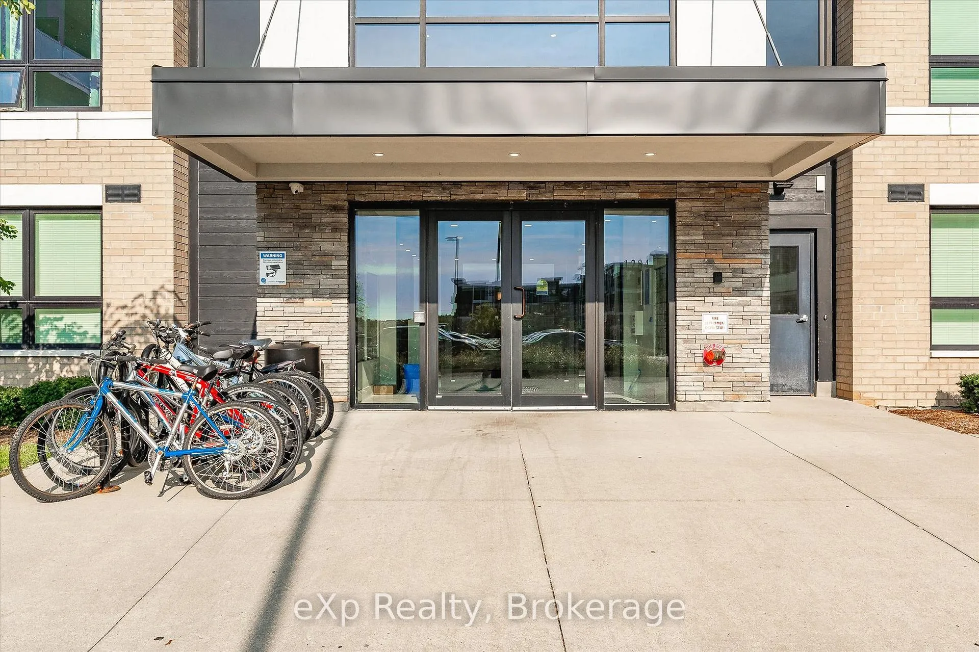 Photo 4 of 1284 Gordon Street, Guelph, Kortright East — HOMEH