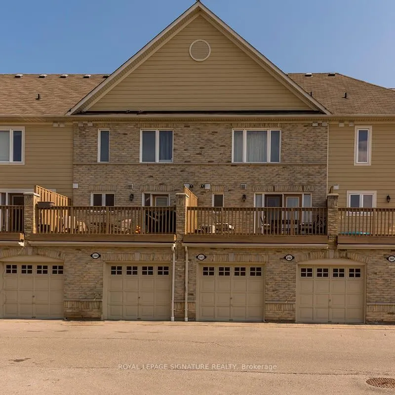 Front of Unit 220, 4975 Southampton Drive
