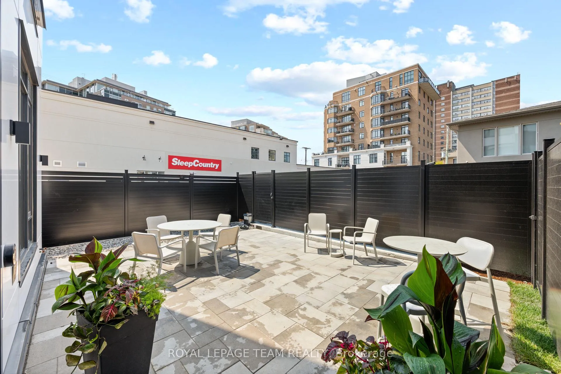 Photo 3 of Unit 406, 398 Roosevelt Avenue, Ottawa, Westboro West — HOMEH