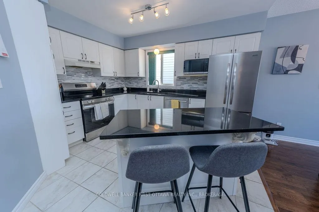 Photo 6 of 554 Freeman Crescent, Kingston, Kingston East (Incl Barret Crt) — HOMEH