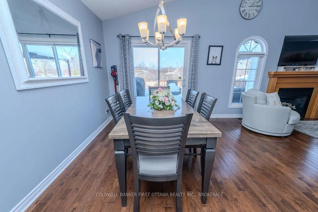 Photo 9 of 554 Freeman Crescent, Kingston, Kingston East (Incl Barret Crt) — HOMEH