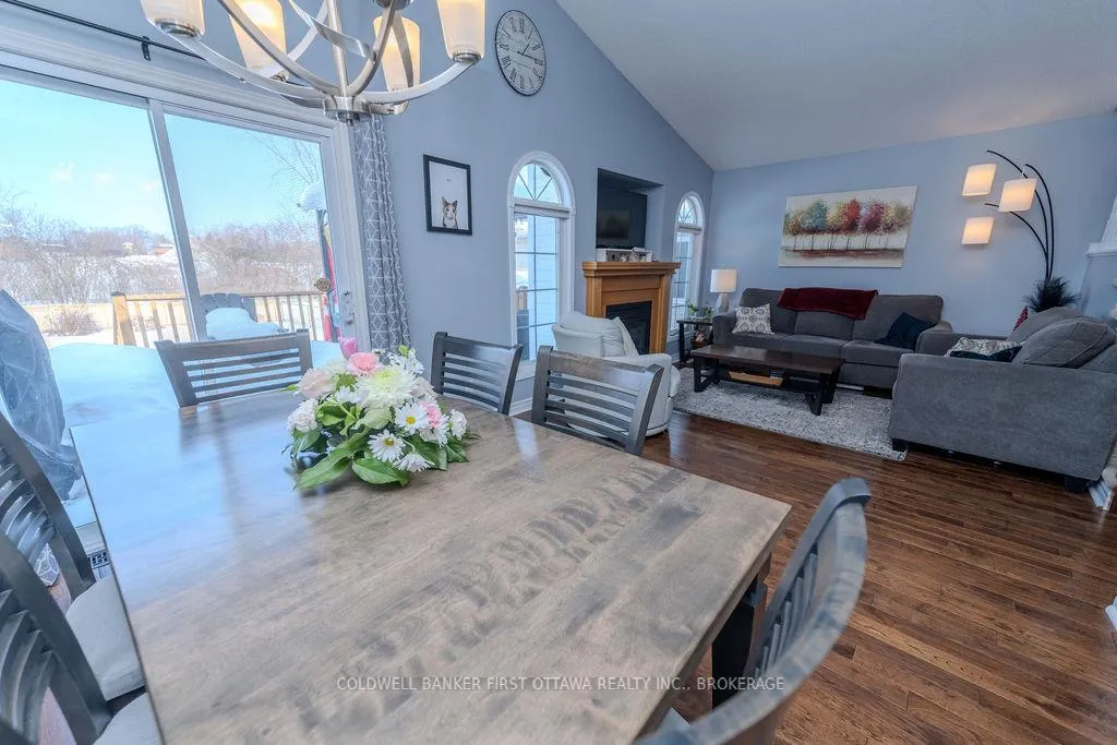 Photo 12 of 554 Freeman Crescent, Kingston, Kingston East (Incl Barret Crt) — HOMEH