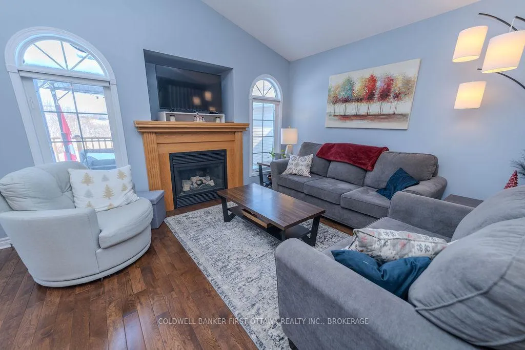 Photo 14 of 554 Freeman Crescent, Kingston, Kingston East (Incl Barret Crt) — HOMEH