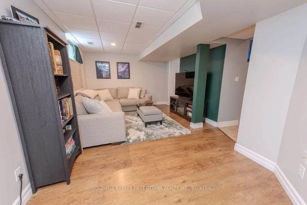 Photo 29 of 554 Freeman Crescent, Kingston, Kingston East (Incl Barret Crt) — HOMEH