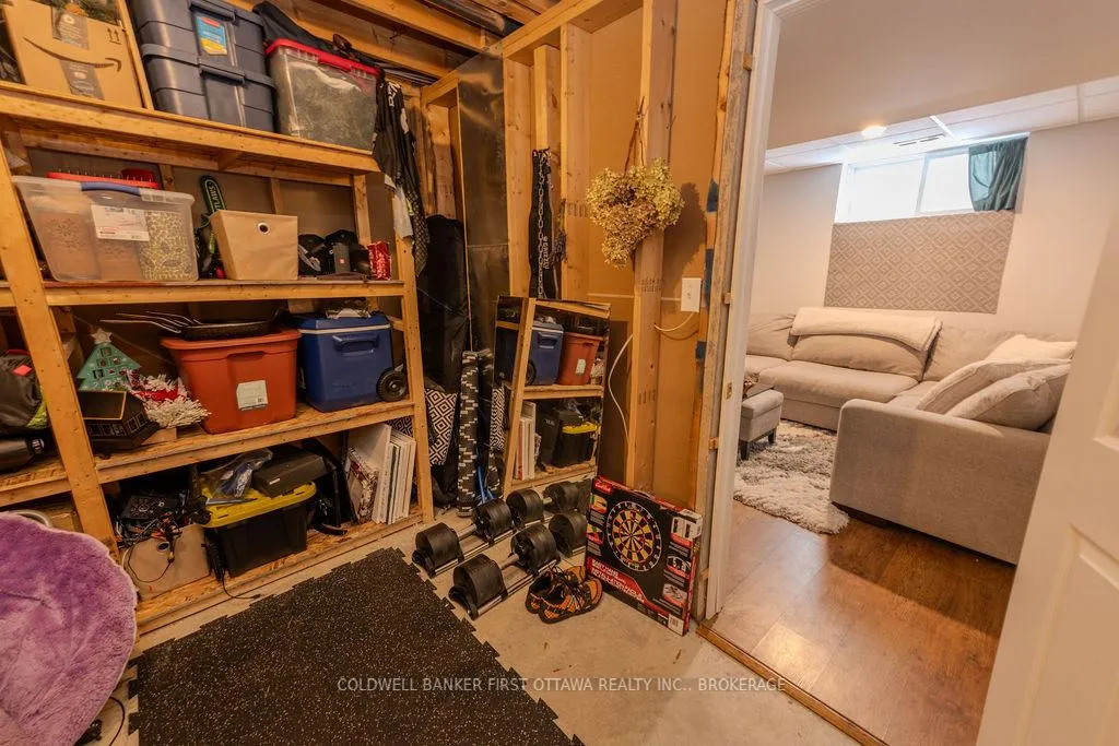 Photo 31 of 554 Freeman Crescent, Kingston, Kingston East (Incl Barret Crt) — HOMEH