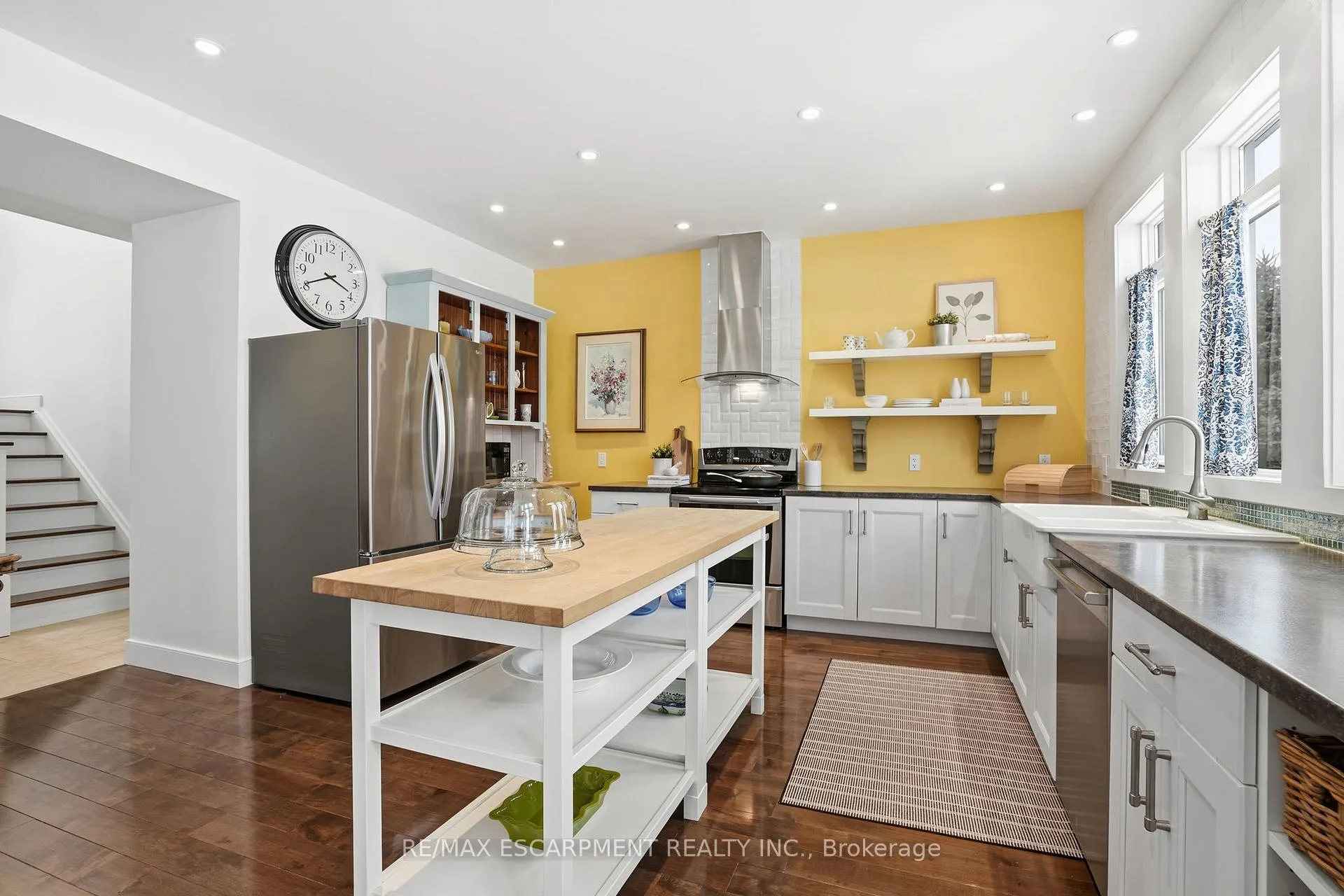 Photo 17 of 250 Old Onondaga Road E, Brantford — HOMEH