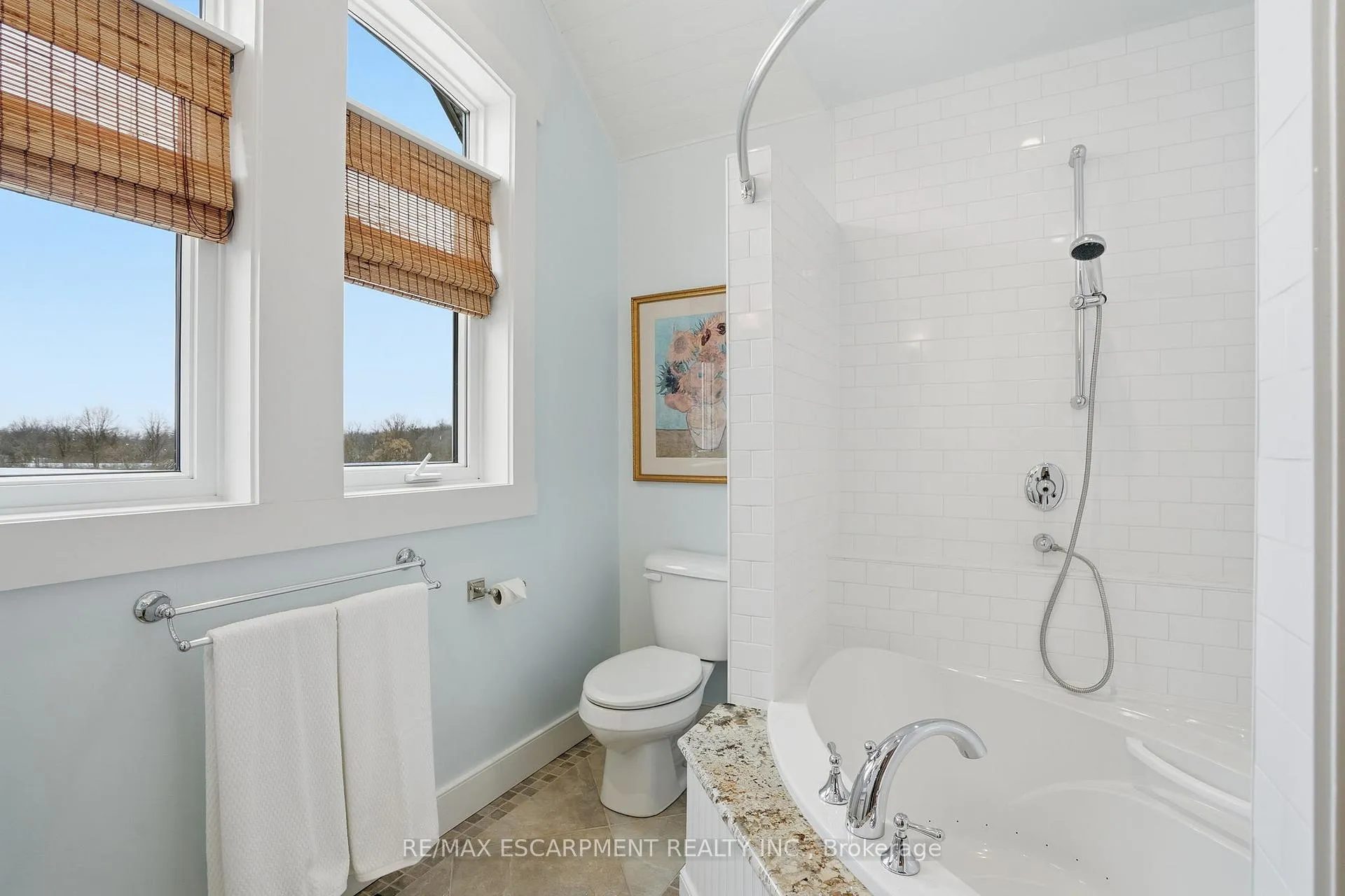 Photo 34 of 250 Old Onondaga Road E, Brantford — HOMEH