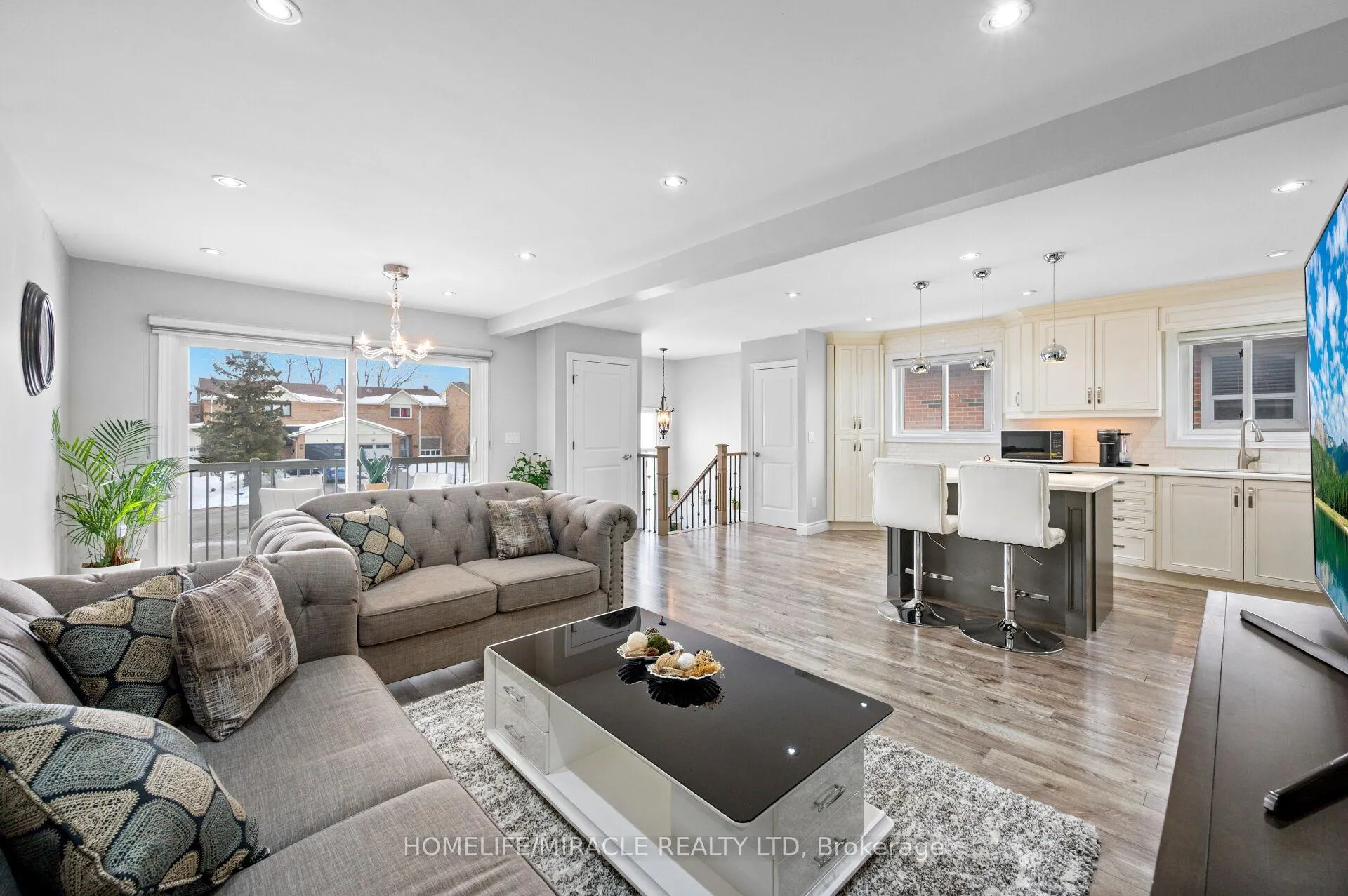 Photo 13 of 3 Agincourt Road, Vaughan, West Woodbridge — HOMEH