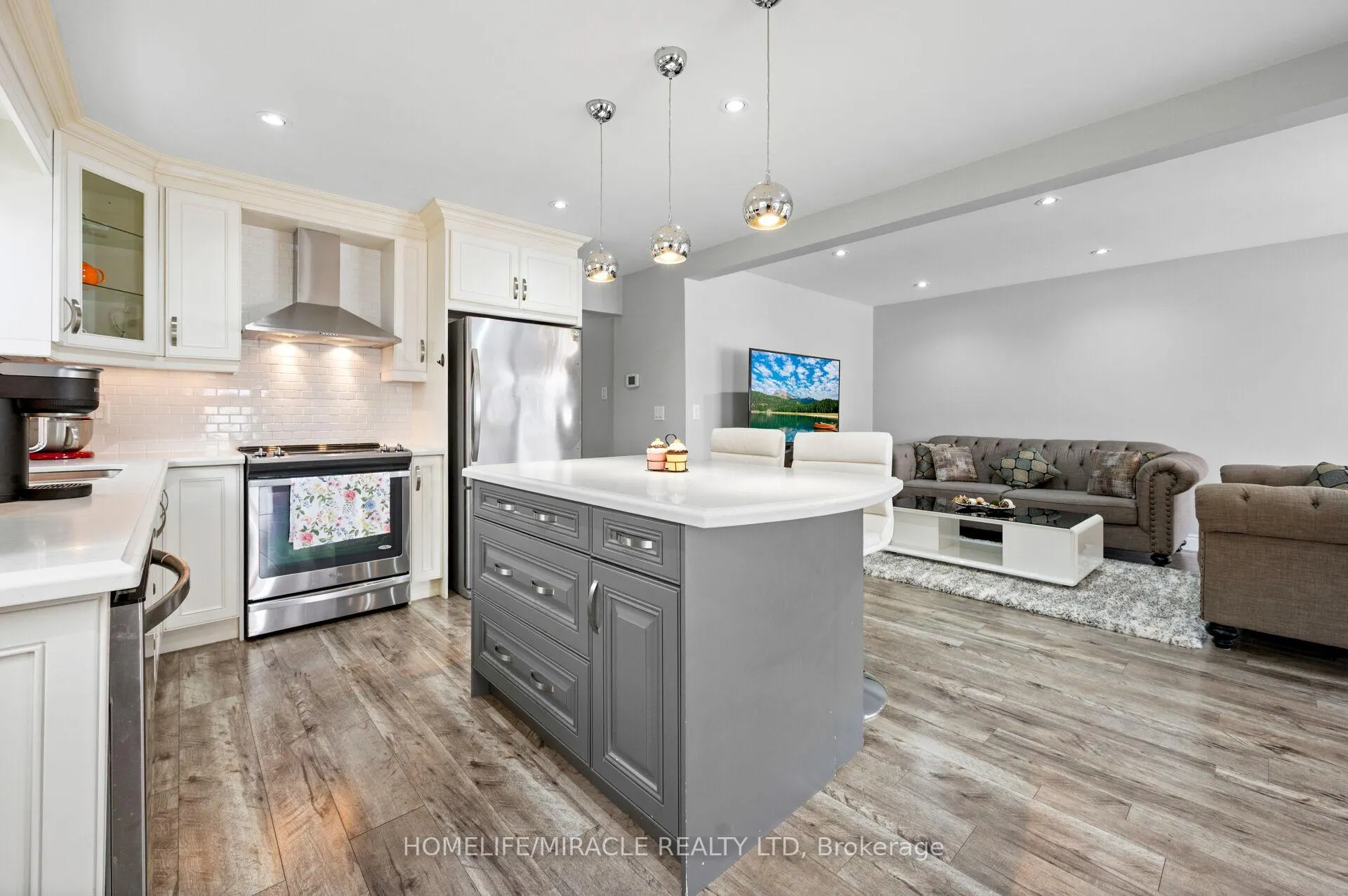 Photo 19 of 3 Agincourt Road, Vaughan, West Woodbridge — HOMEH