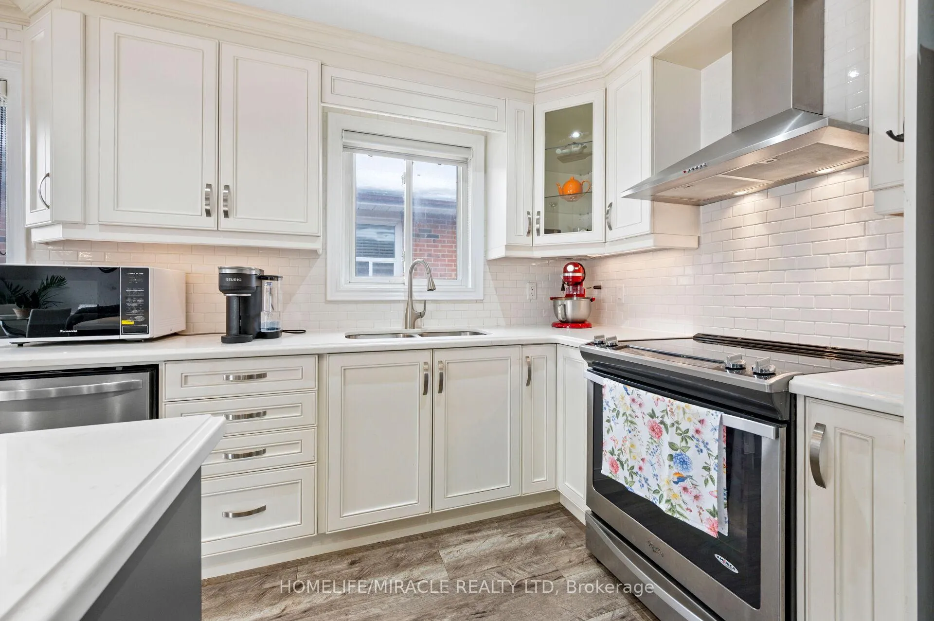 Photo 20 of 3 Agincourt Road, Vaughan, West Woodbridge — HOMEH
