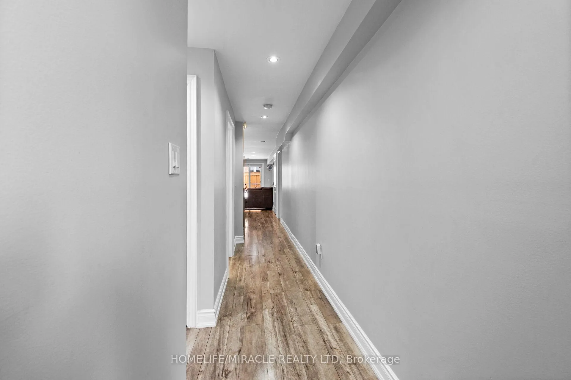 Photo 34 of 3 Agincourt Road, Vaughan, West Woodbridge — HOMEH