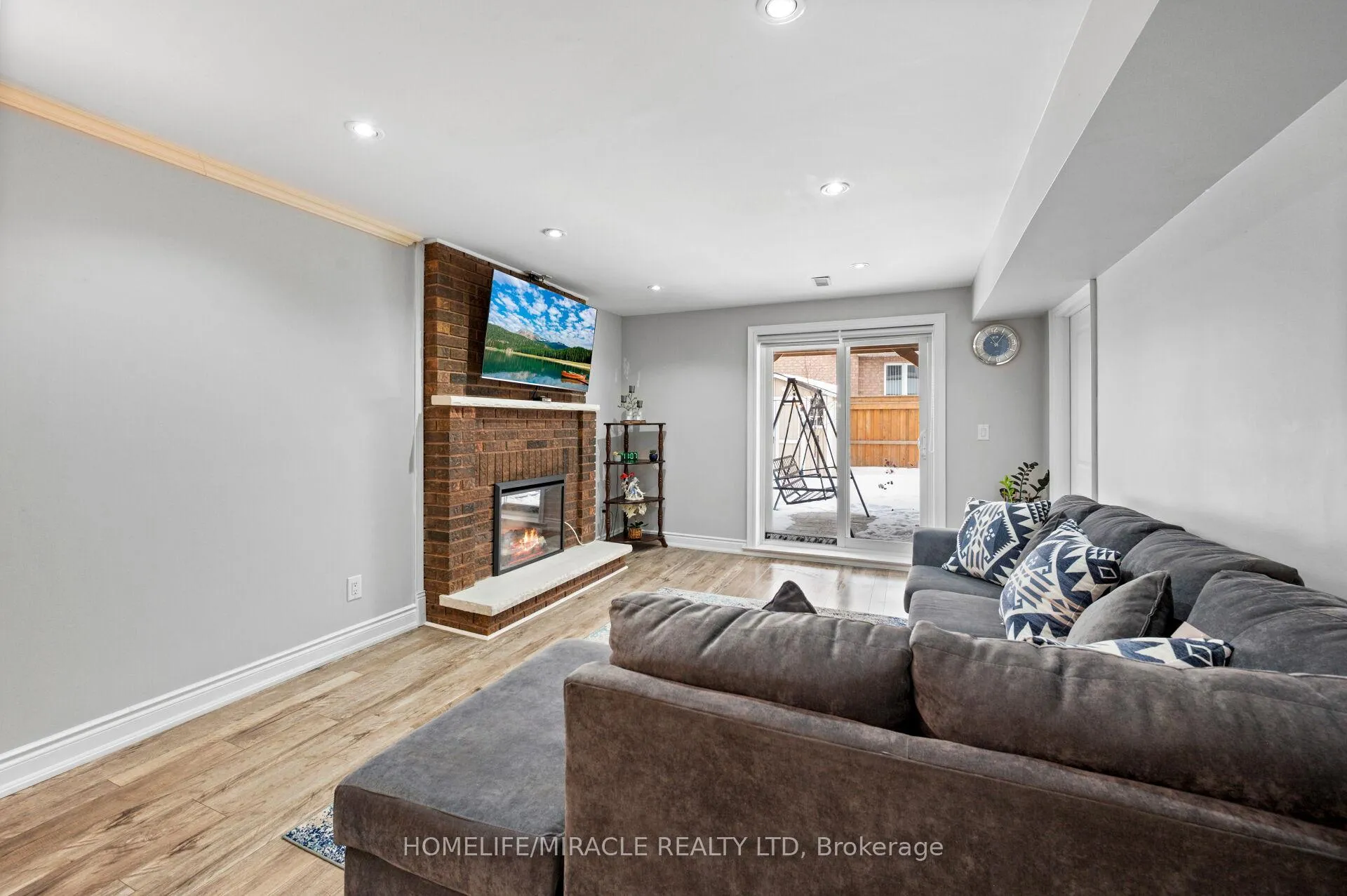 Photo 35 of 3 Agincourt Road, Vaughan, West Woodbridge — HOMEH