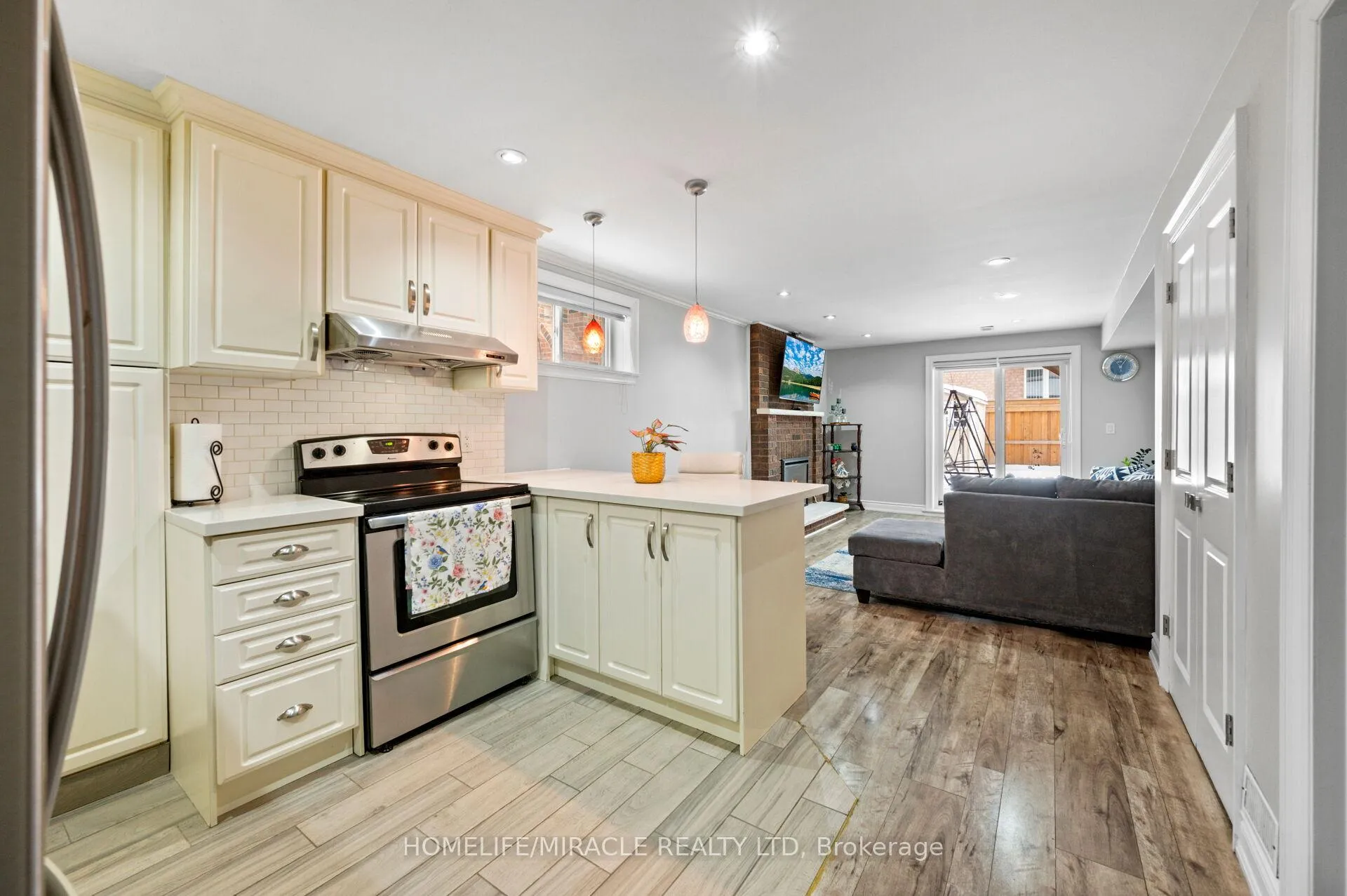 Photo 39 of 3 Agincourt Road, Vaughan, West Woodbridge — HOMEH