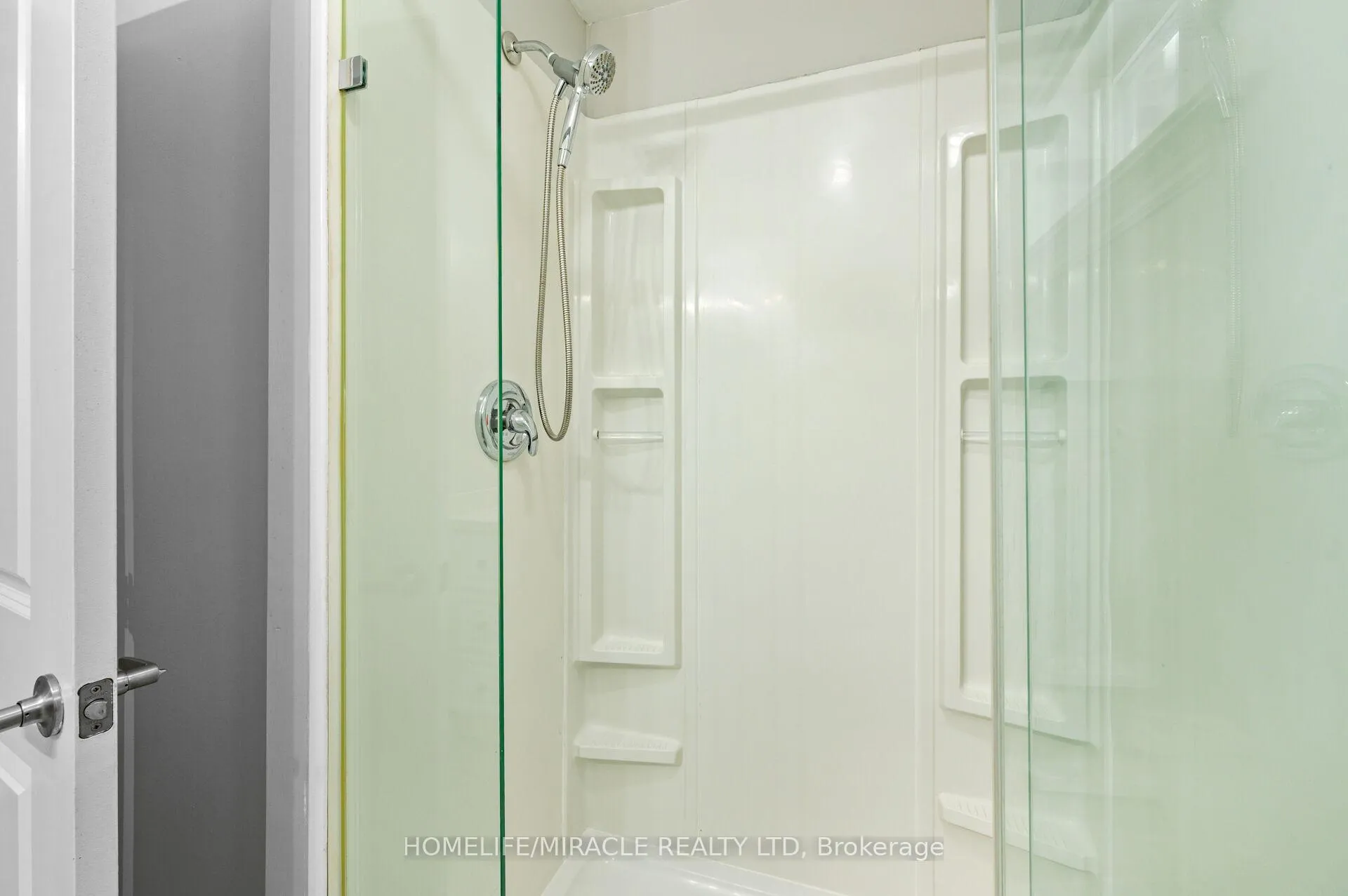Photo 43 of 3 Agincourt Road, Vaughan, West Woodbridge — HOMEH