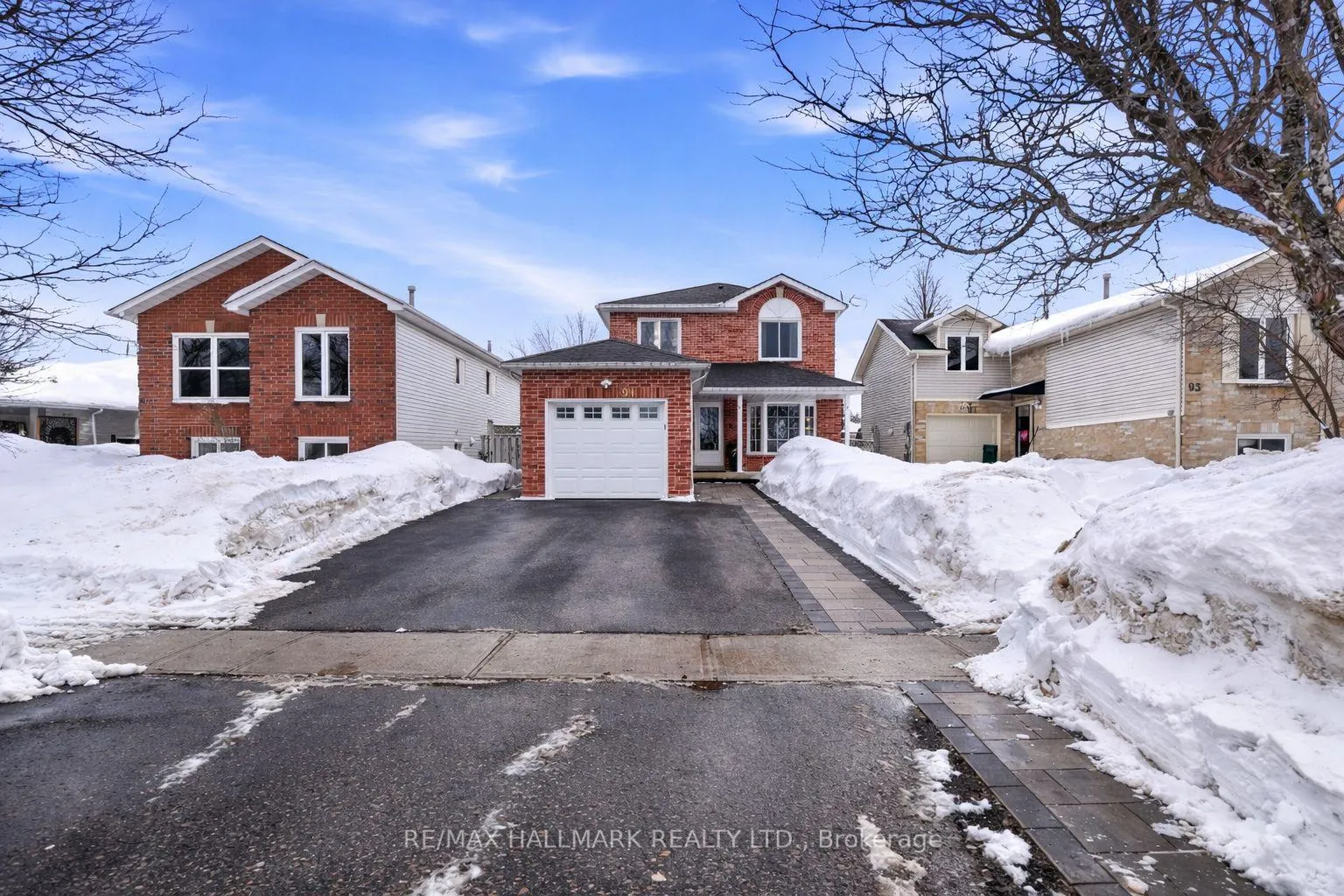 Photo 3 of 91 Barre Drive, Barrie, Painswick North — HOMEH