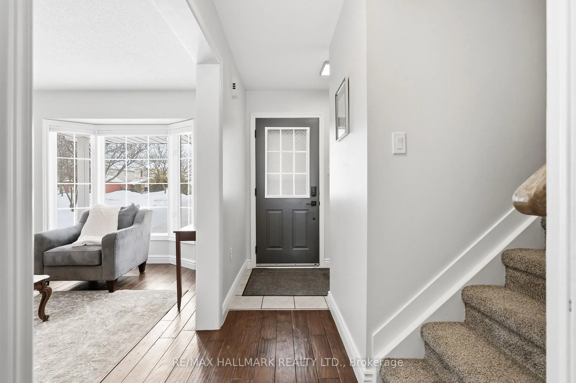 Photo 5 of 91 Barre Drive, Barrie, Painswick North — HOMEH