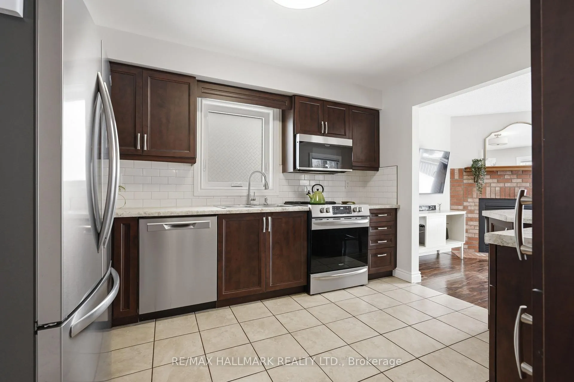 Photo 9 of 91 Barre Drive, Barrie, Painswick North — HOMEH