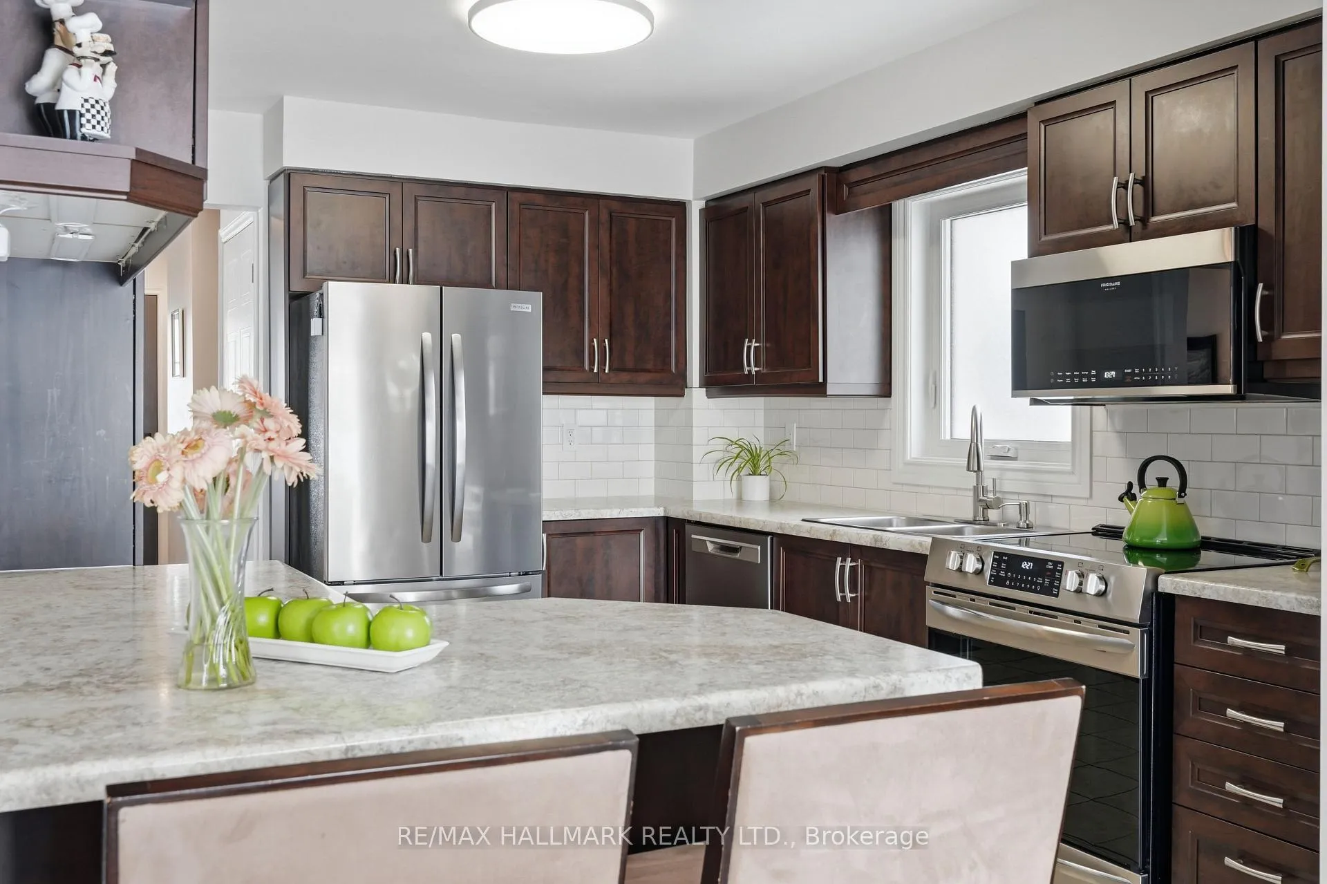 Photo 11 of 91 Barre Drive, Barrie, Painswick North — HOMEH