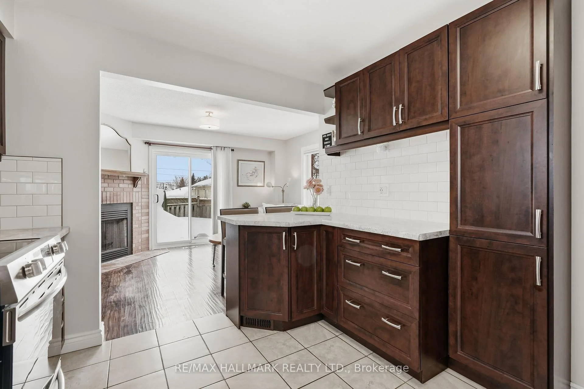 Photo 12 of 91 Barre Drive, Barrie, Painswick North — HOMEH