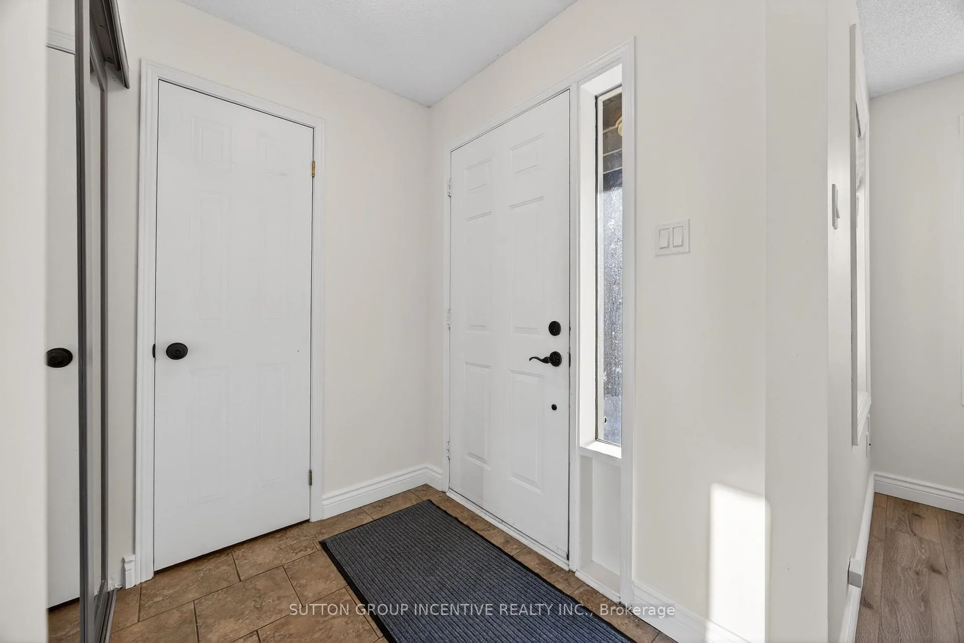 Photo 5 of 120 D'Ambrosio Drive, Barrie, Painswick North — HOMEH