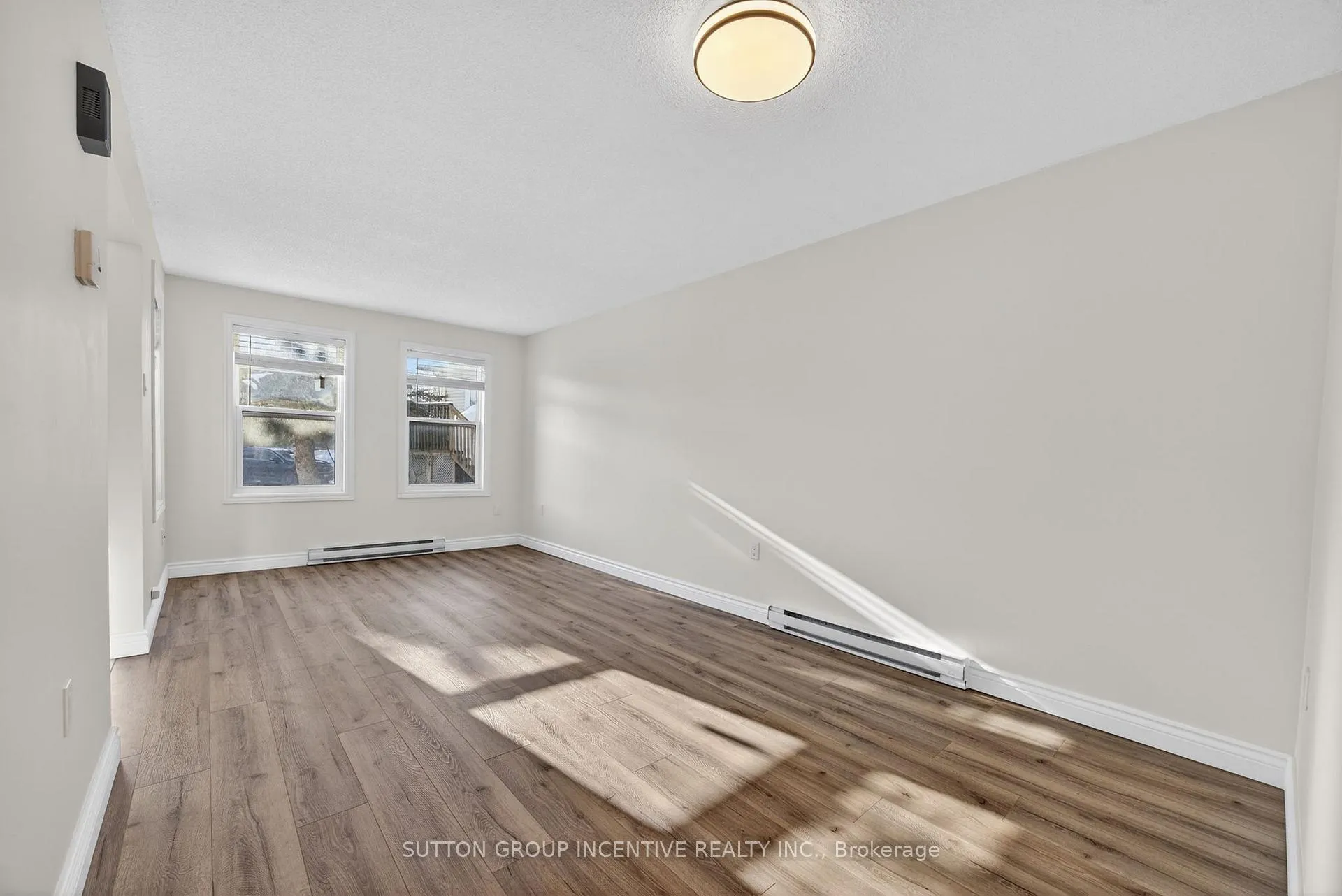 Photo 6 of 120 D'Ambrosio Drive, Barrie, Painswick North — HOMEH