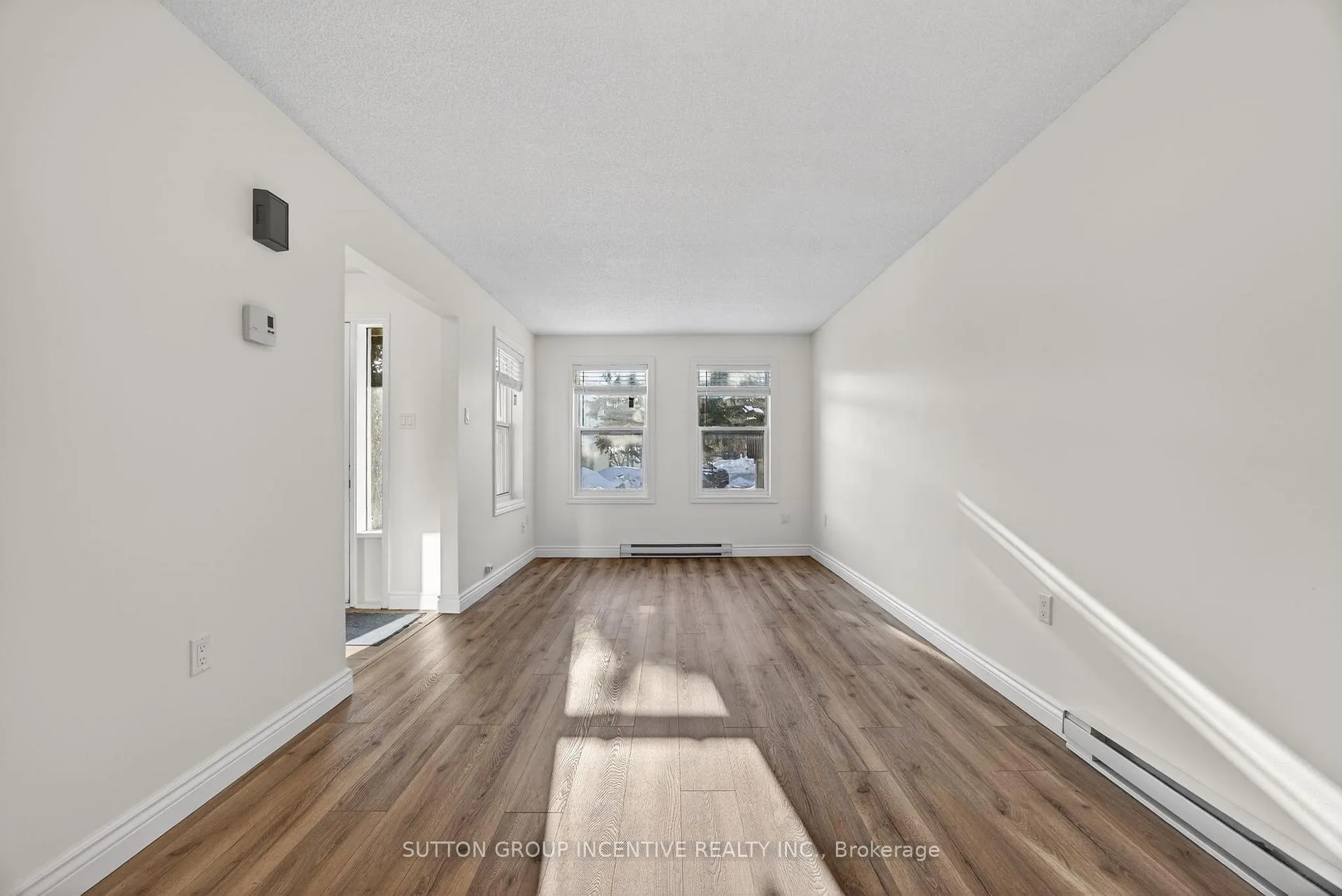 Photo 8 of 120 D'Ambrosio Drive, Barrie, Painswick North — HOMEH
