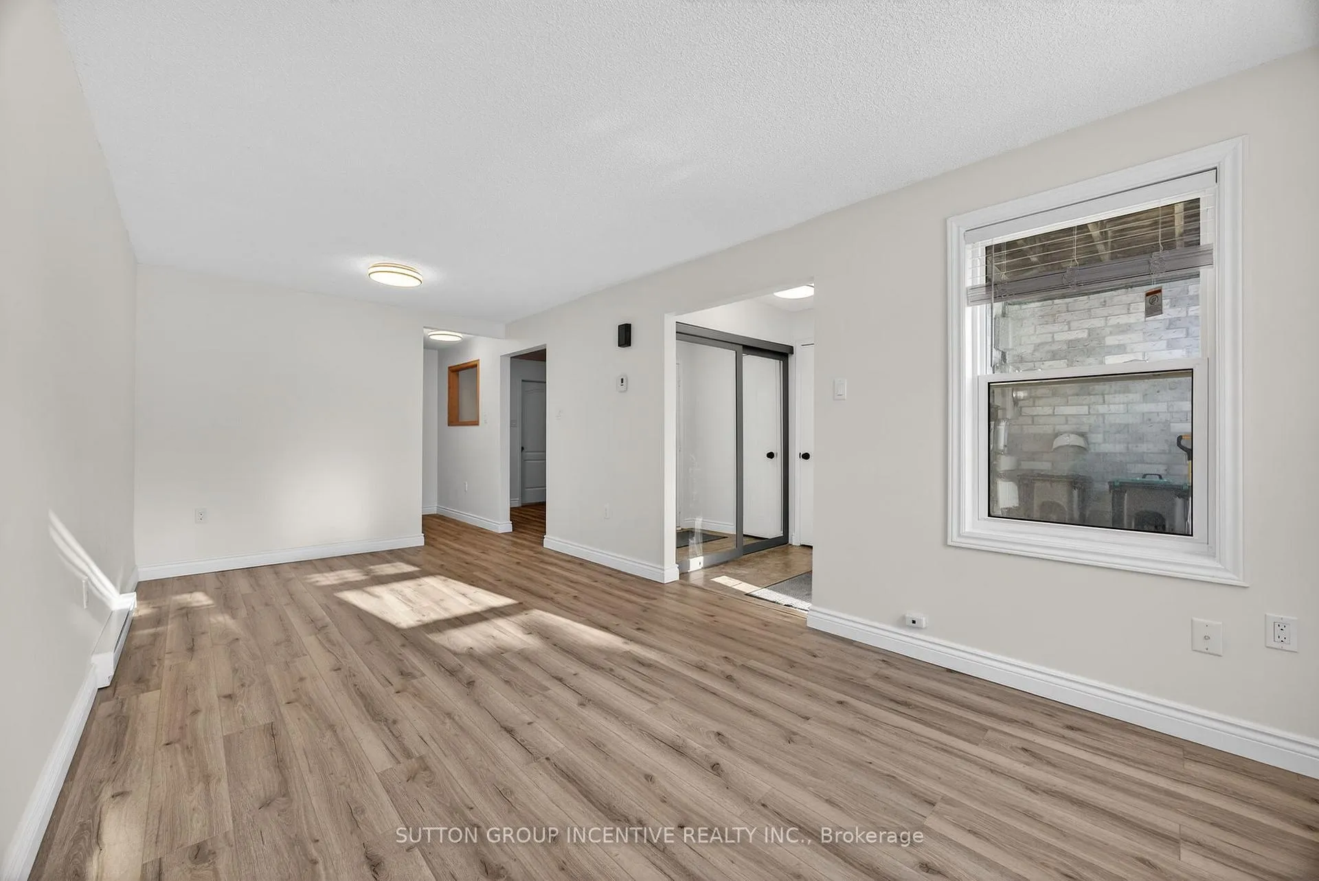 Photo 9 of 120 D'Ambrosio Drive, Barrie, Painswick North — HOMEH