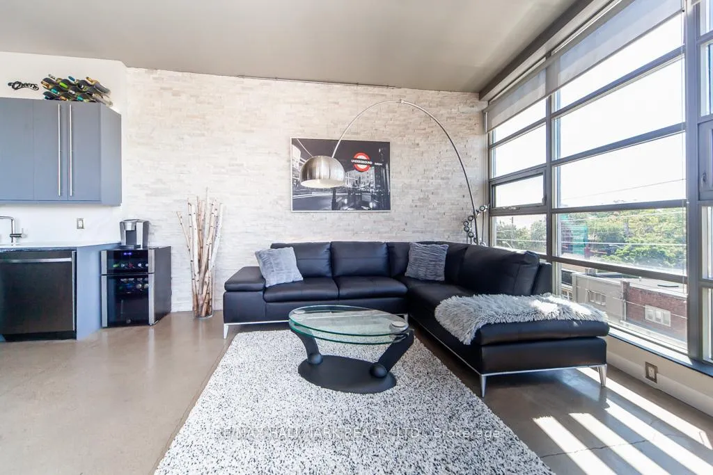 Photo 8 of Unit 403, 952 Kingston Road, Toronto, East End-Danforth — HOMEH