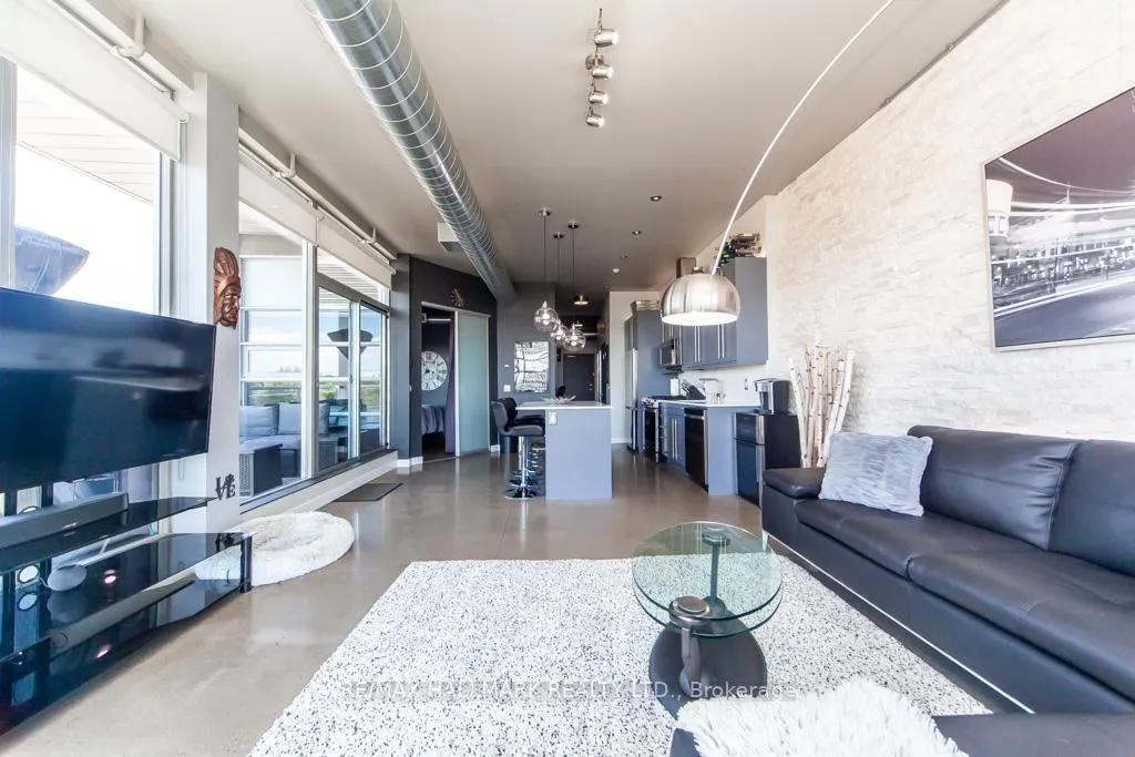 Photo 9 of Unit 403, 952 Kingston Road, Toronto, East End-Danforth — HOMEH