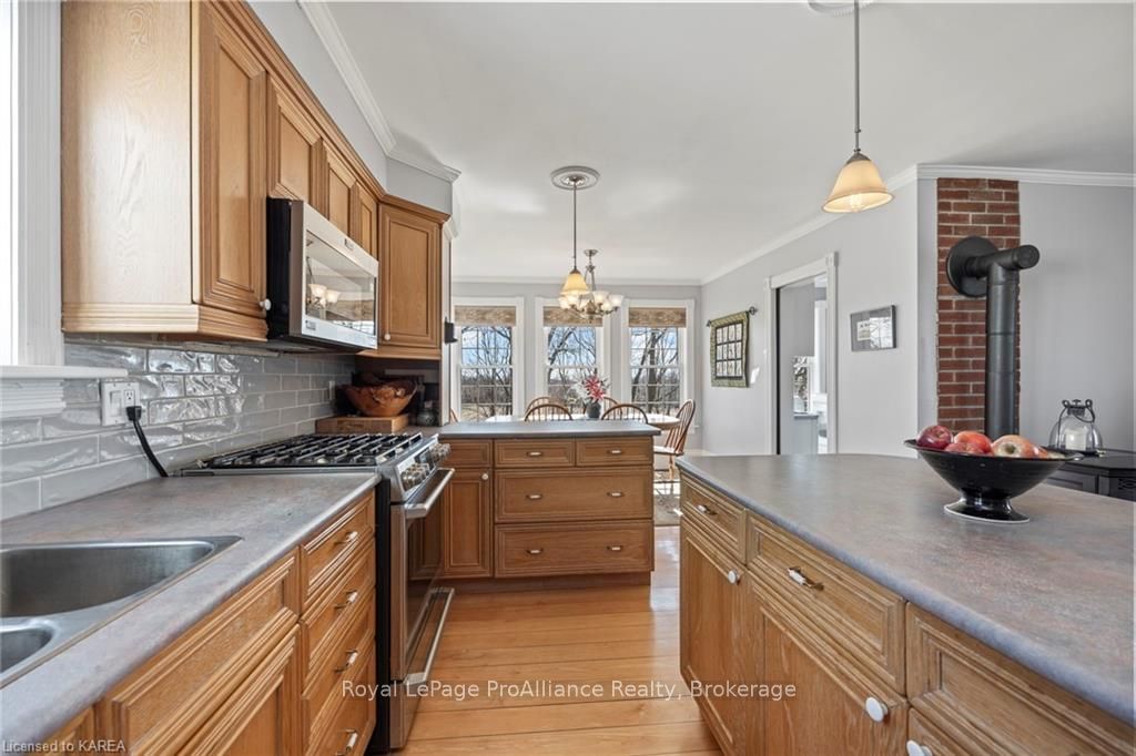 Photo 2 of 1622 County Road 5, Loyalist, Lennox and Addington - South — HOMEH
