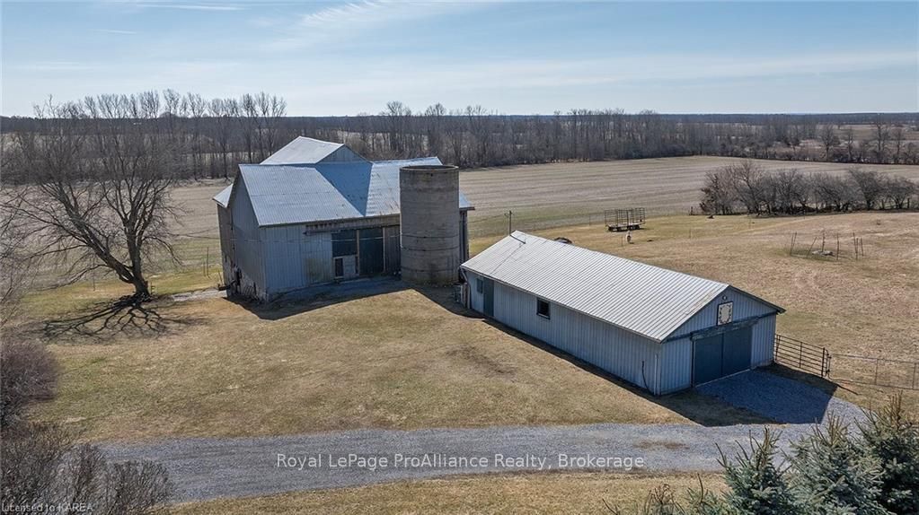 Photo 29 of 1622 County Road 5, Loyalist, Lennox and Addington - South — HOMEH