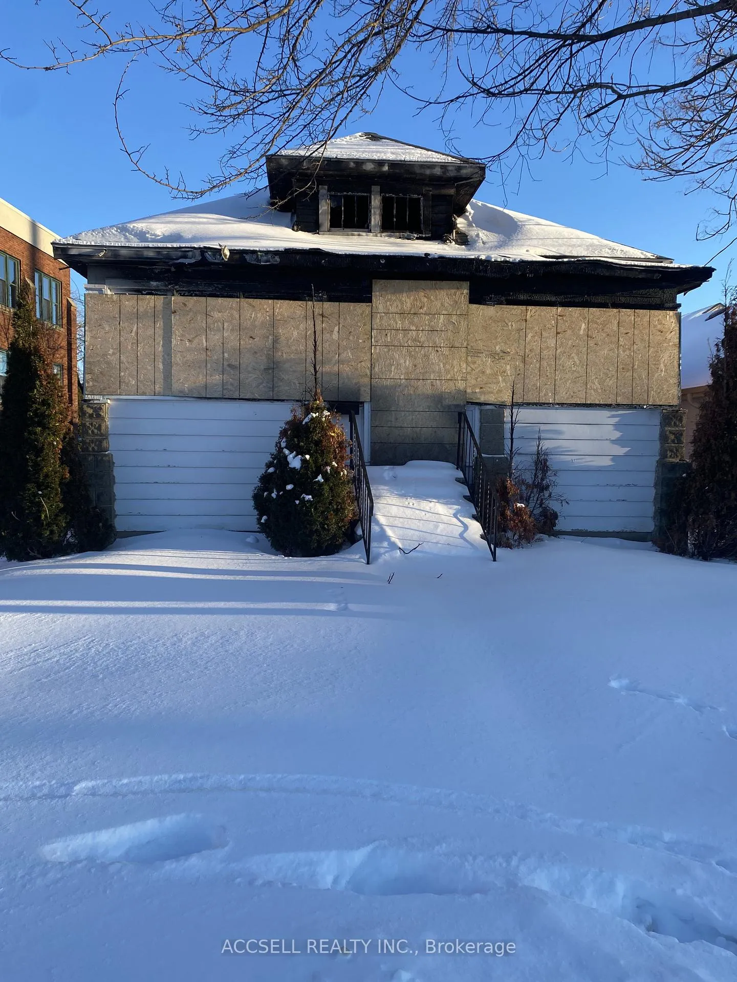 Photo 1 of 24 Park Street, Chatham-Kent, Chatham — HOMEH