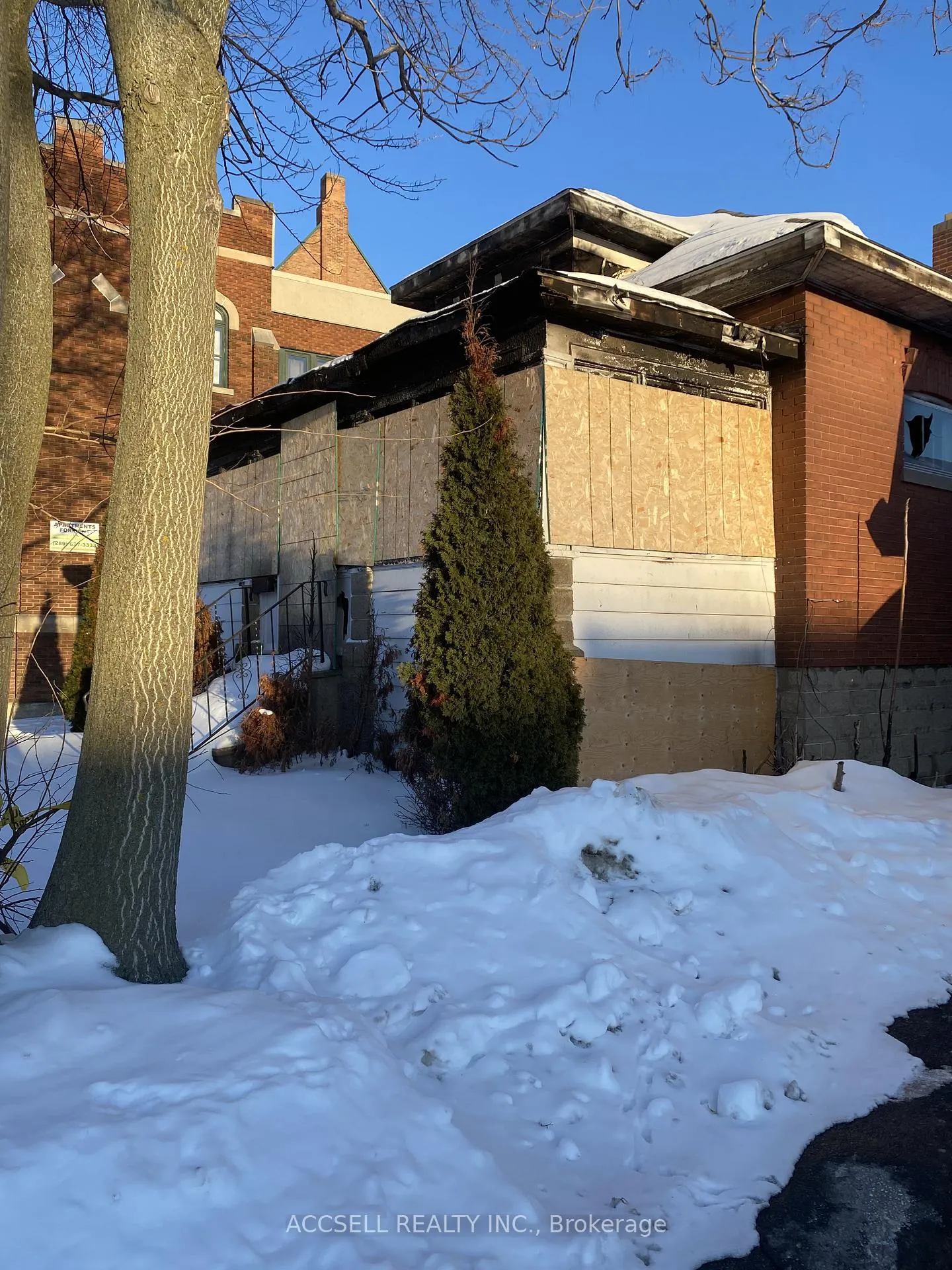 Photo 2 of 24 Park Street, Chatham-Kent, Chatham — HOMEH