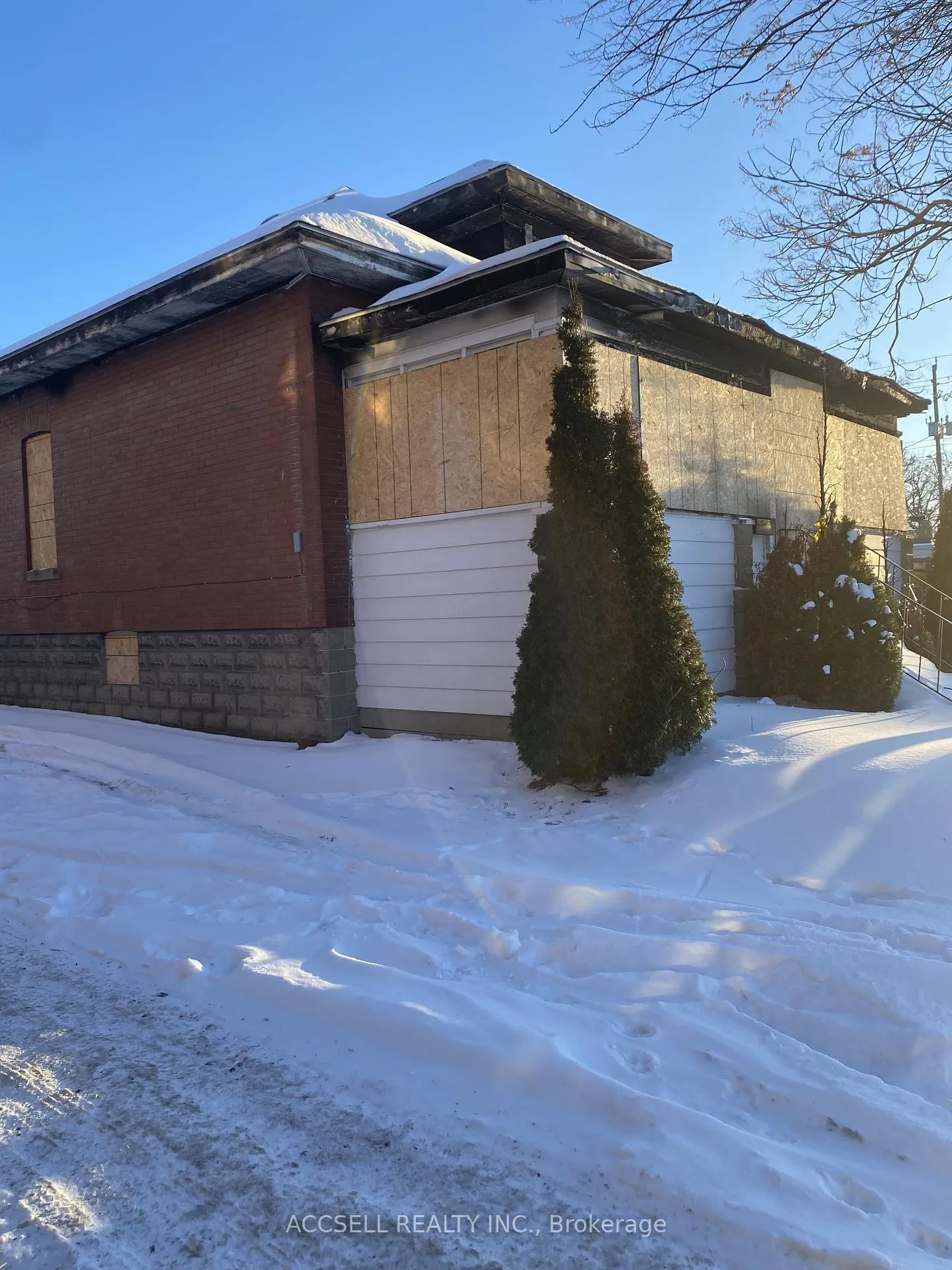 Photo 3 of 24 Park Street, Chatham-Kent, Chatham — HOMEH