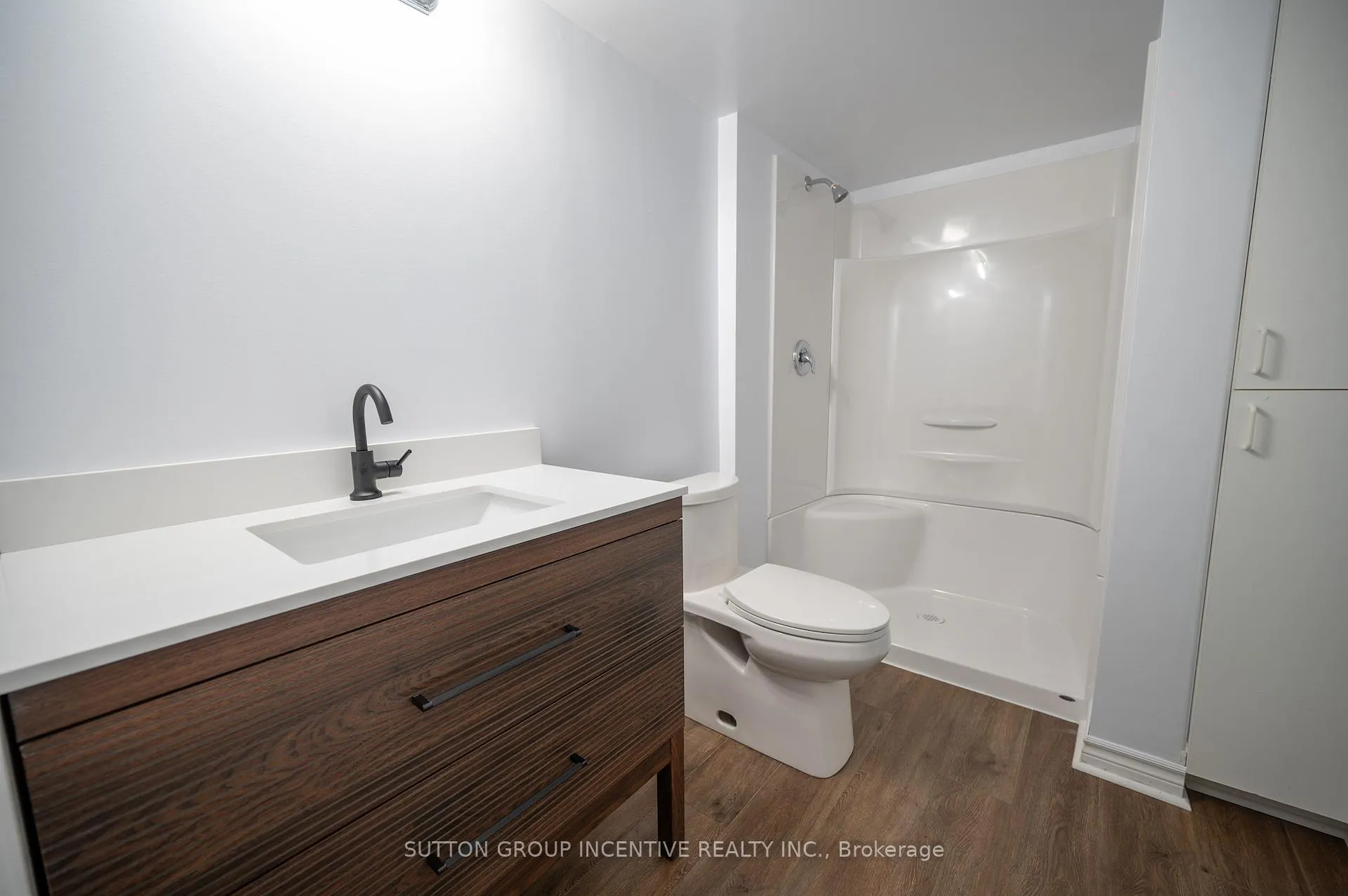 Photo 18 of 10 Gordon Court, Barrie, West Bayfield — HOMEH