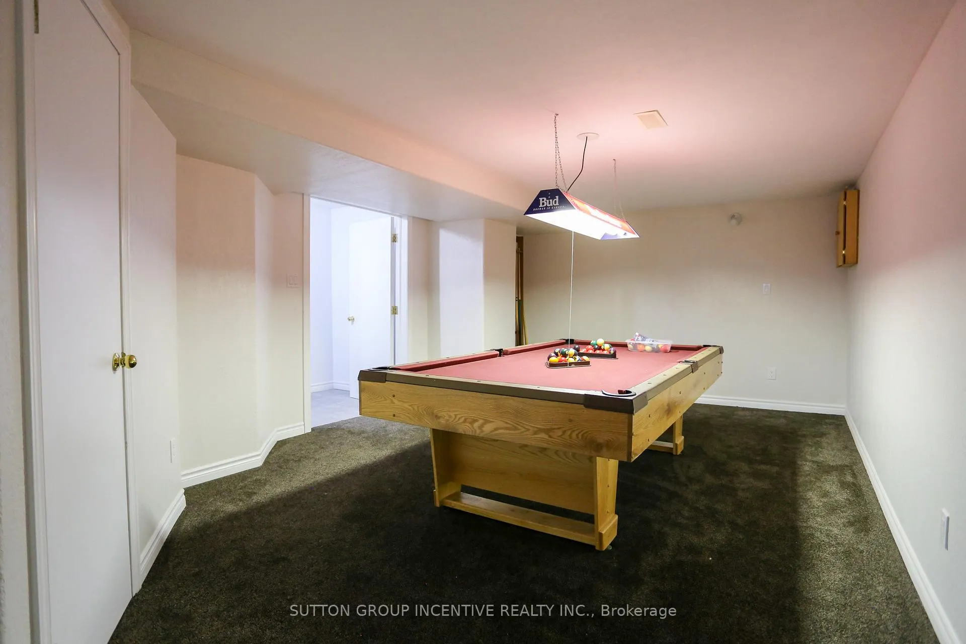 Photo 19 of 10 Gordon Court, Barrie, West Bayfield — HOMEH
