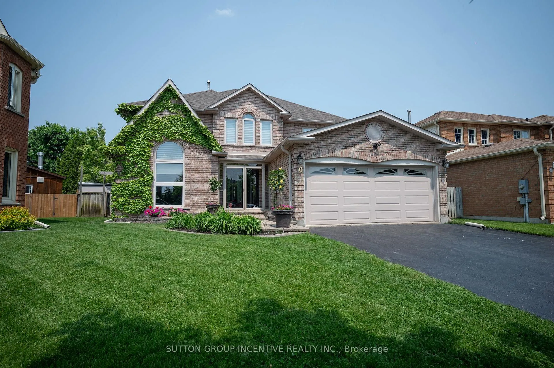 Photo 21 of 10 Gordon Court, Barrie, West Bayfield — HOMEH