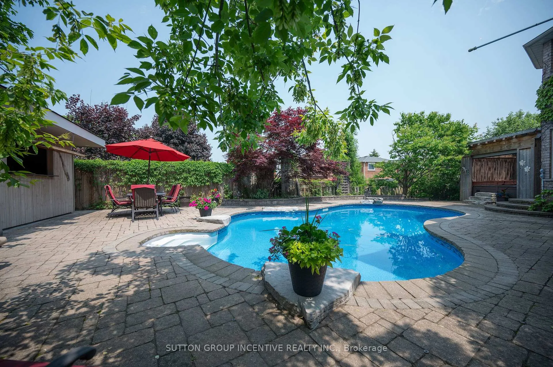 Photo 23 of 10 Gordon Court, Barrie, West Bayfield — HOMEH