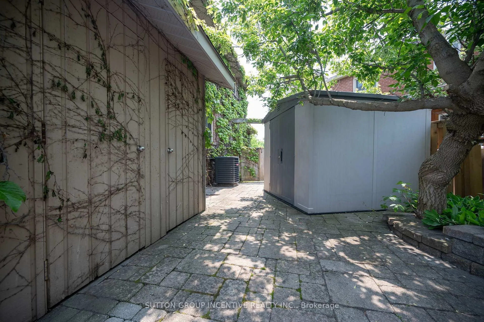 Photo 26 of 10 Gordon Court, Barrie, West Bayfield — HOMEH
