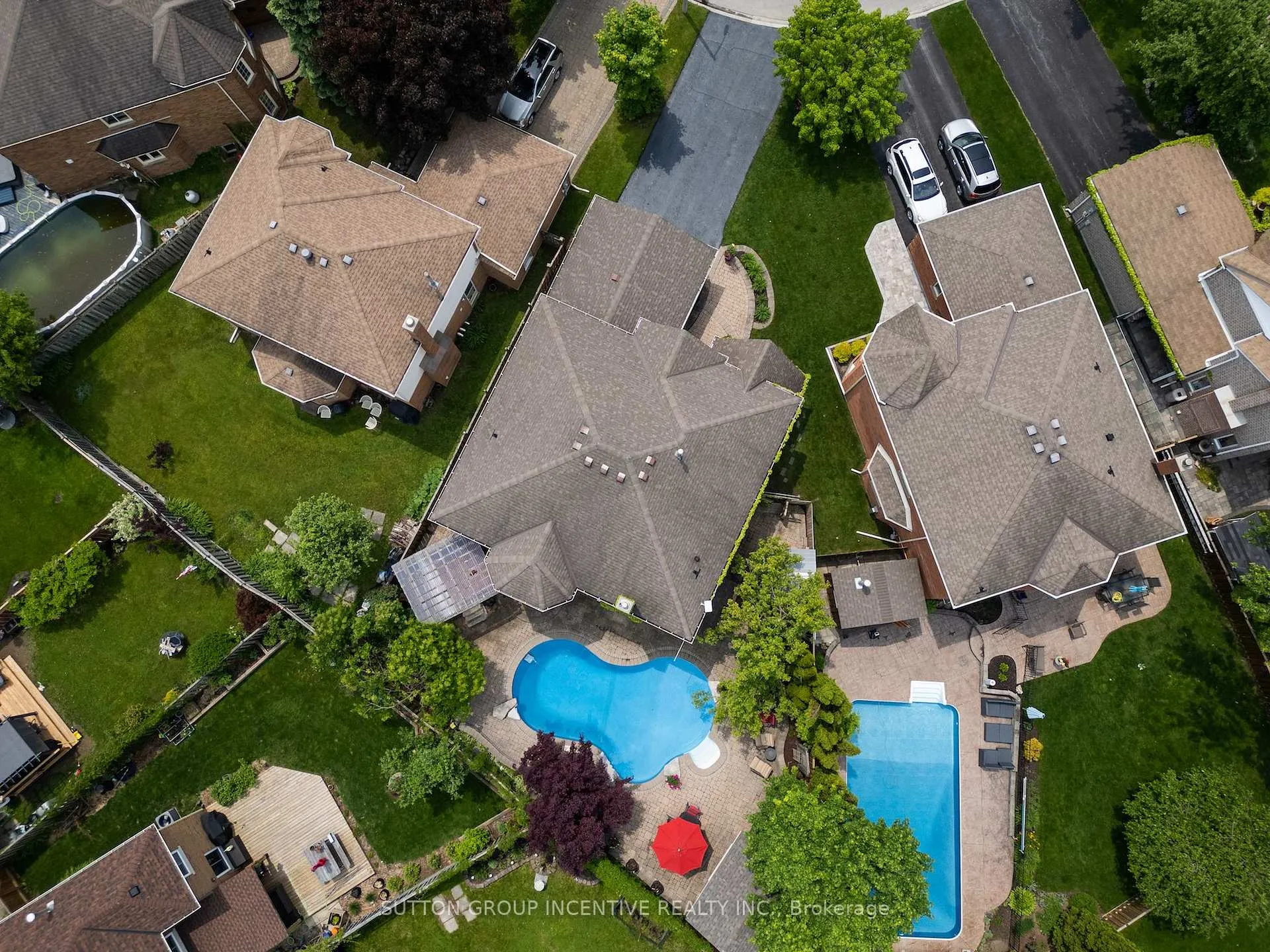 Photo 29 of 10 Gordon Court, Barrie, West Bayfield — HOMEH