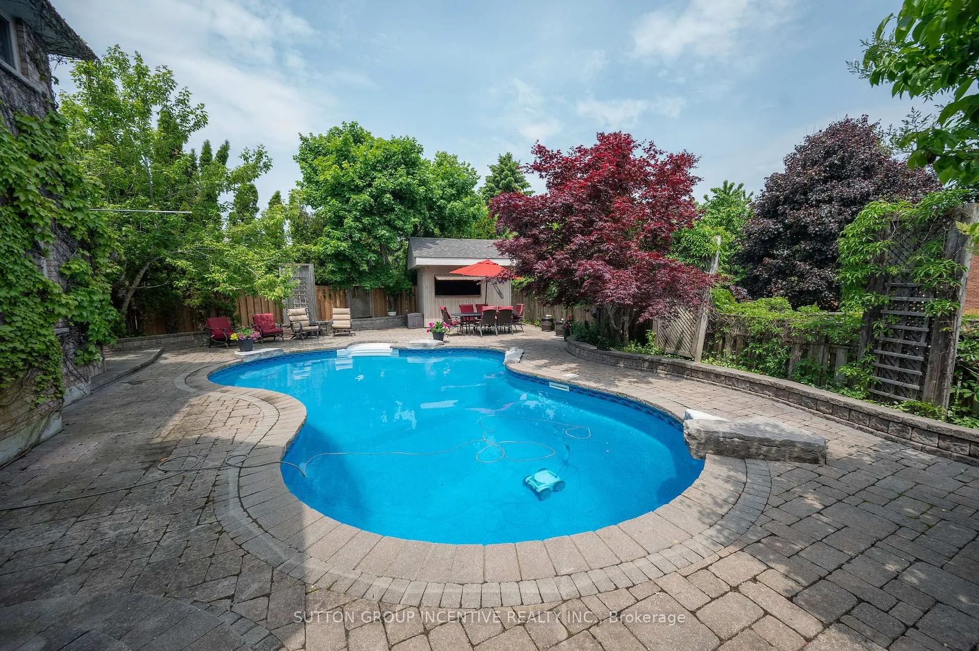Photo 30 of 10 Gordon Court, Barrie, West Bayfield — HOMEH